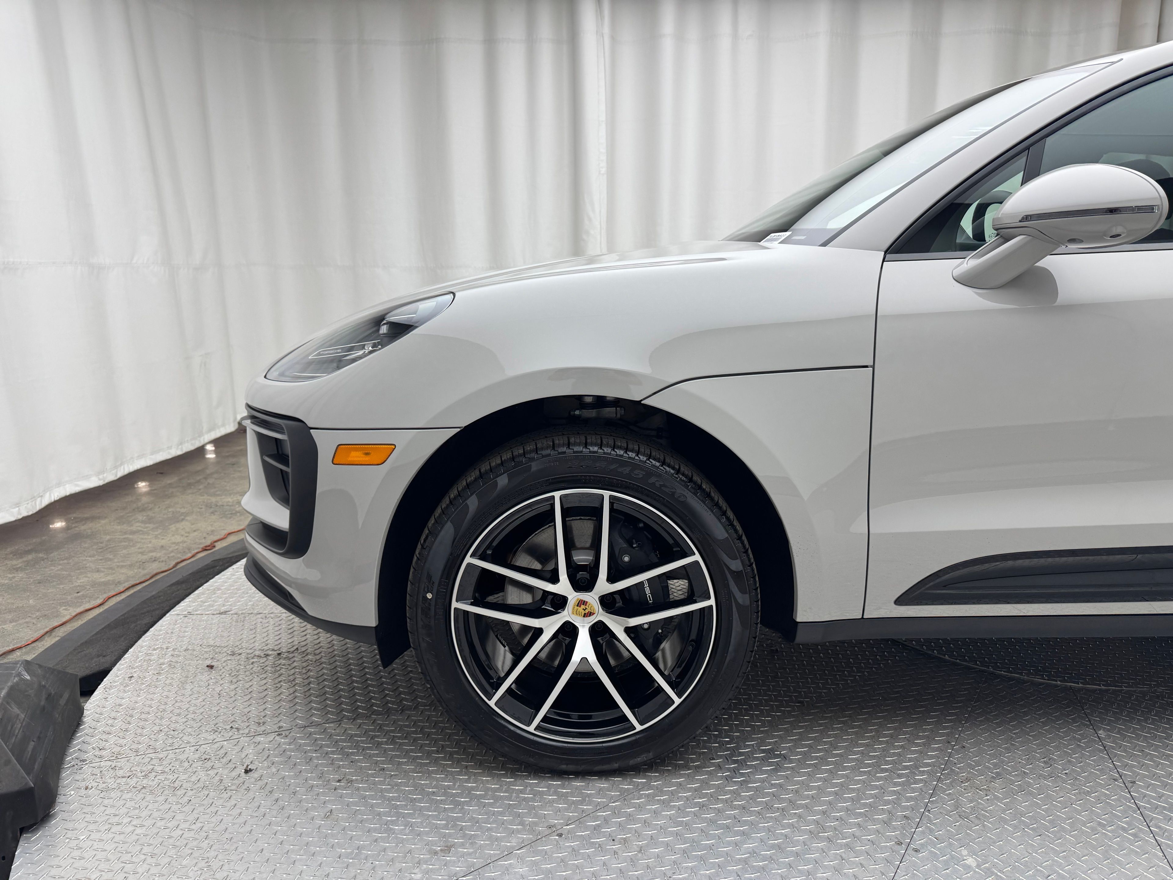 Thumbnail: 2026 Porsche Macan - 7