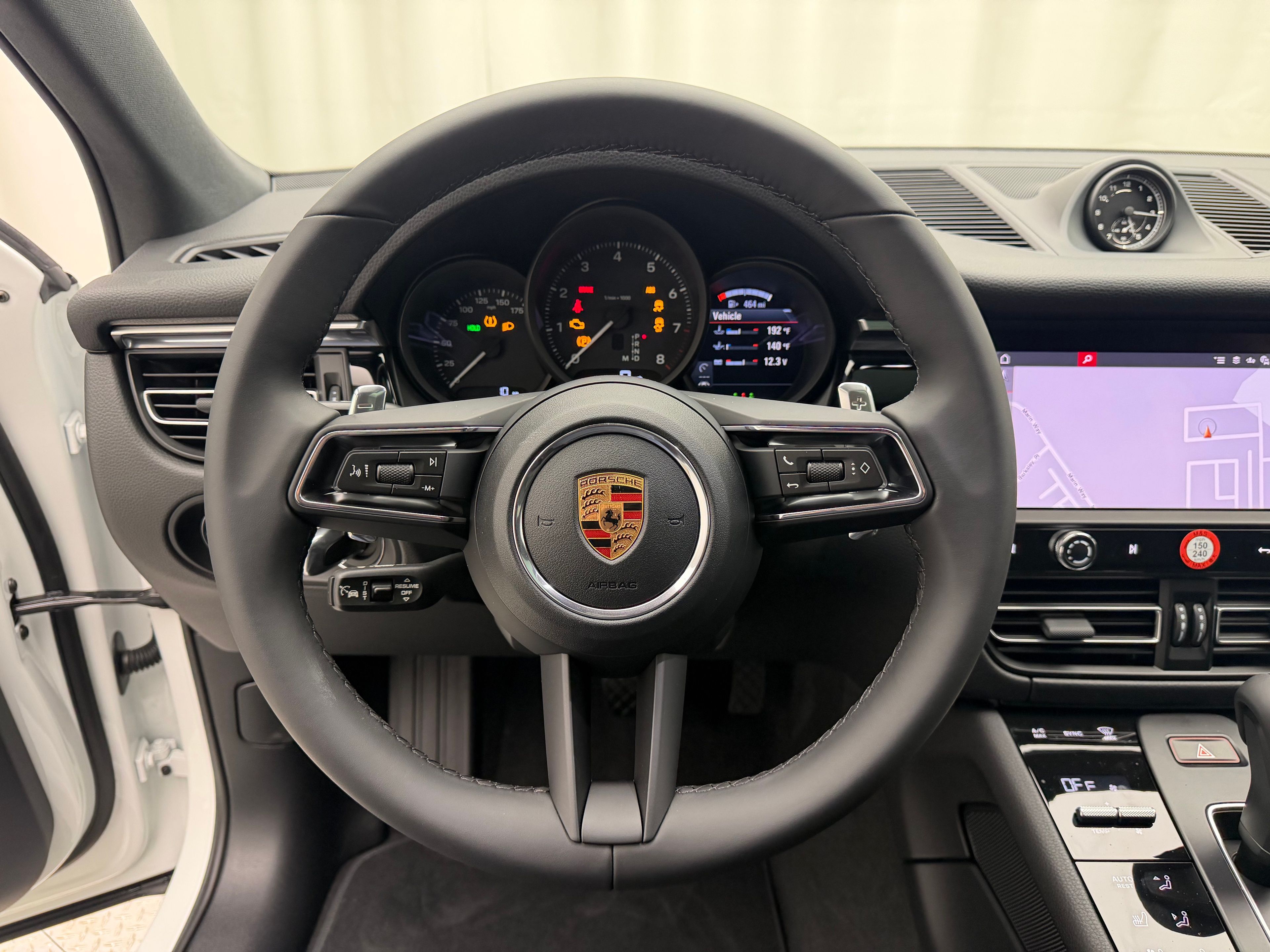 Thumbnail: 2026 Porsche Macan - 6