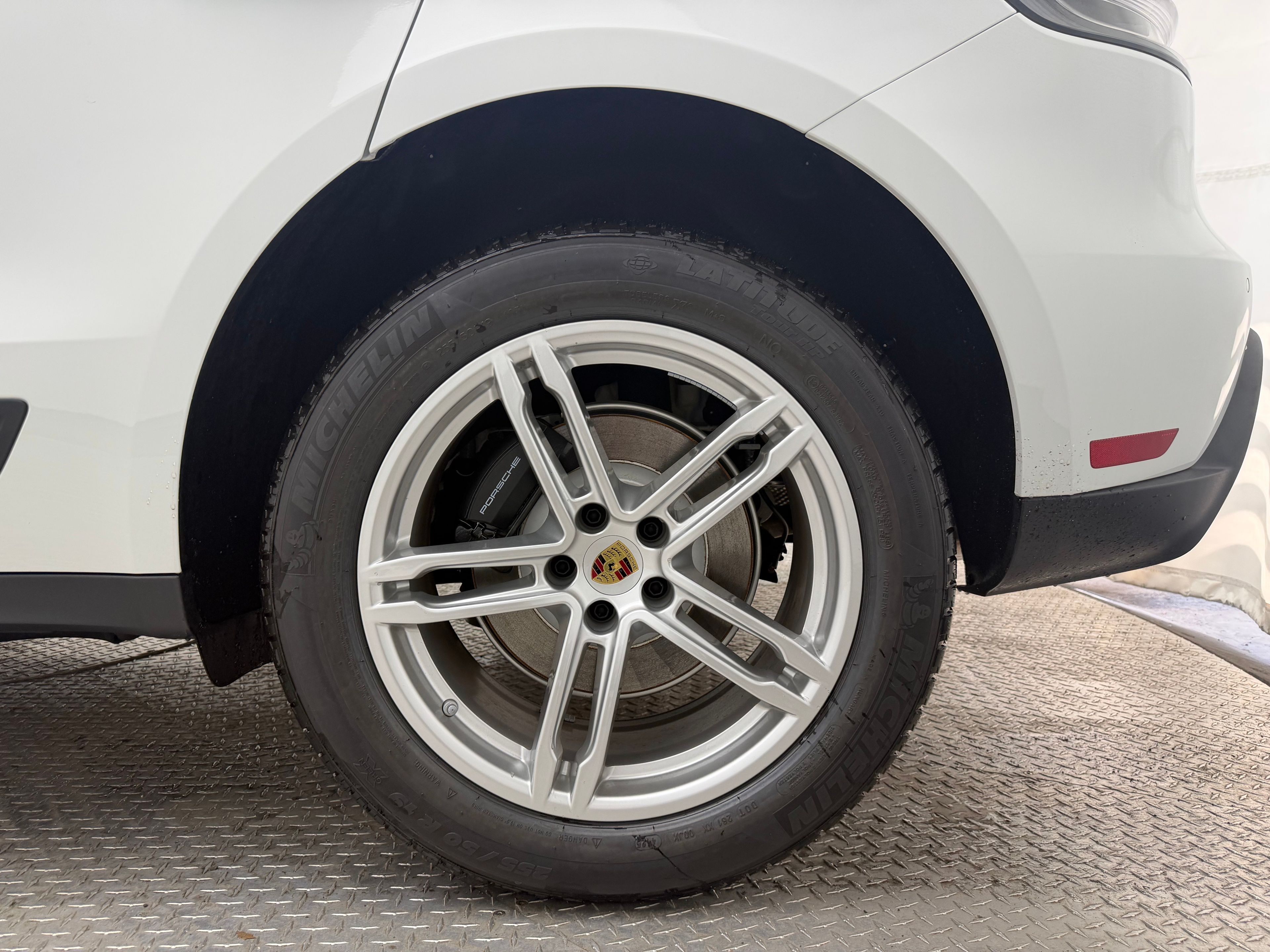 Thumbnail: 2026 Porsche Macan - 8