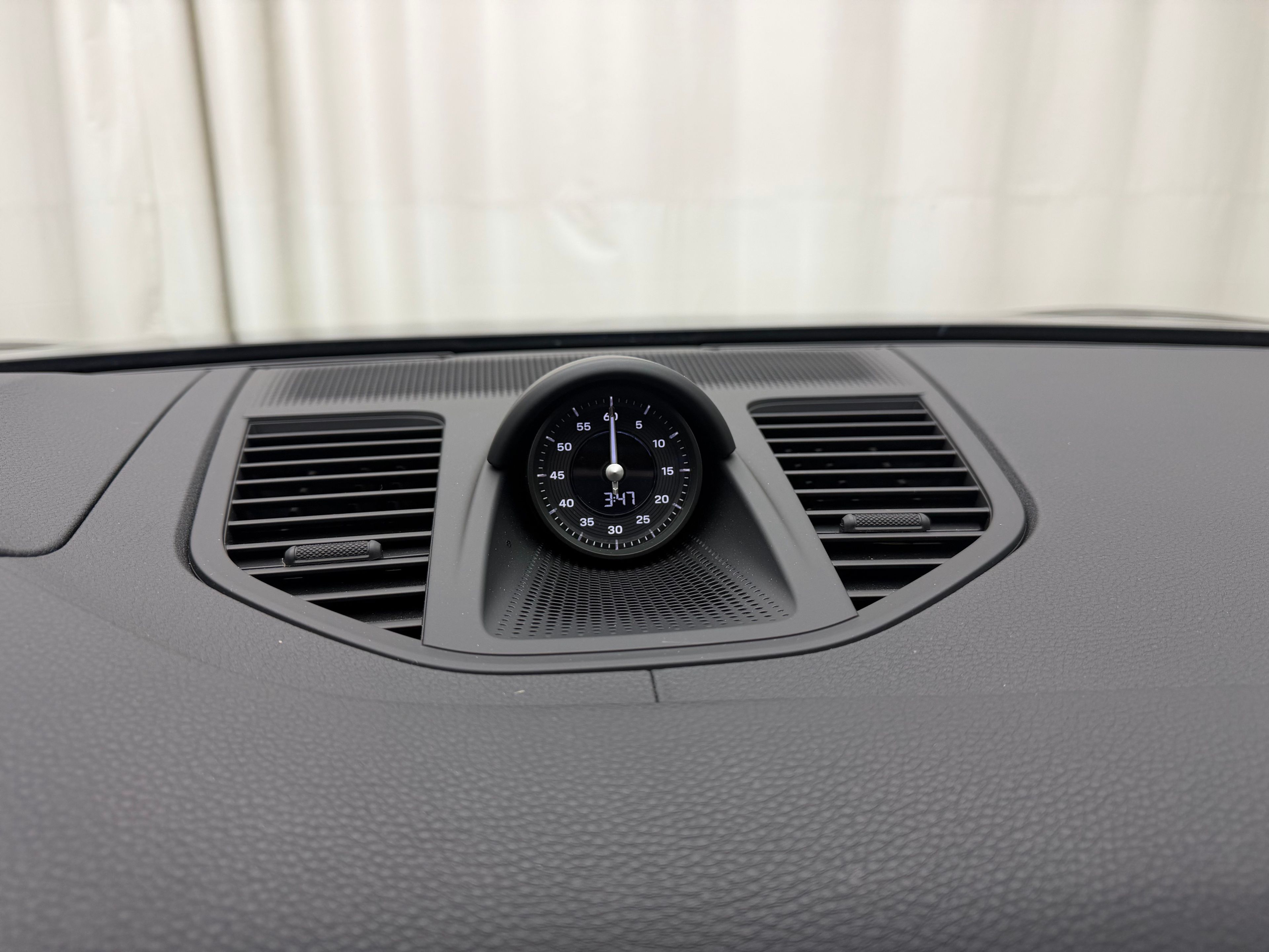 Thumbnail: 2024 Porsche Panamera - 32