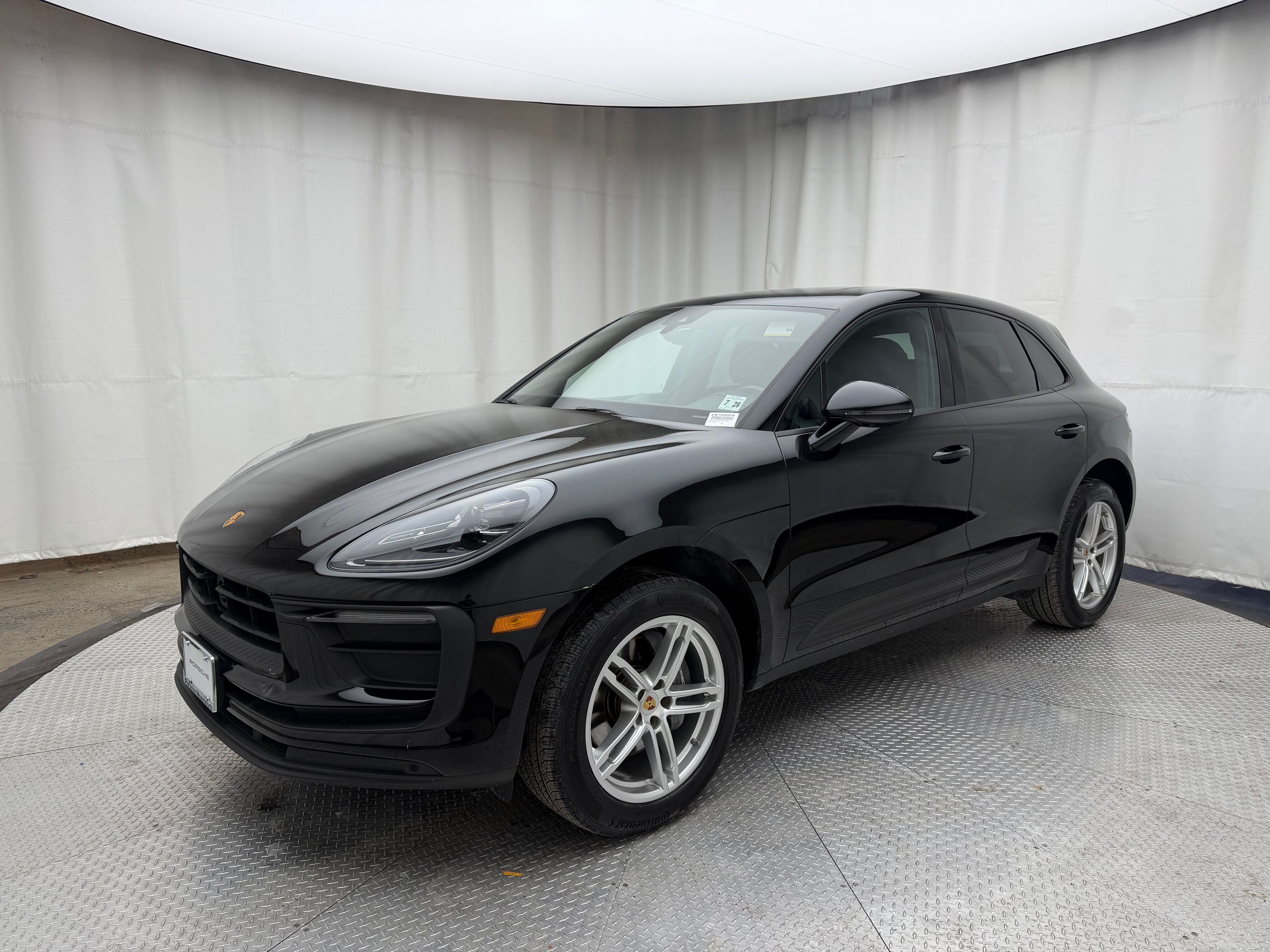 Thumbnail: 2023 Porsche Macan - 1
