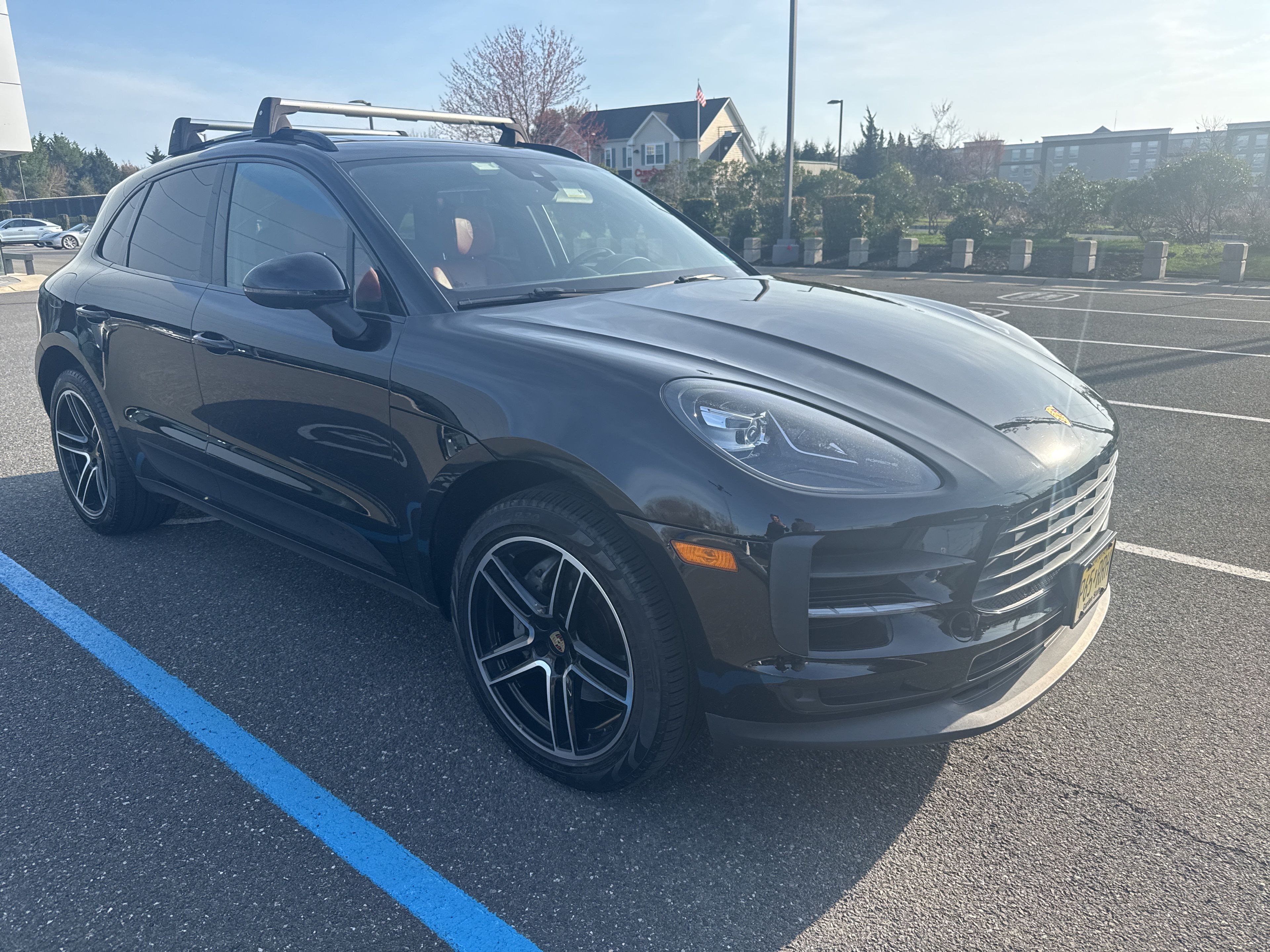 Thumbnail: 2020 Porsche Macan - 1