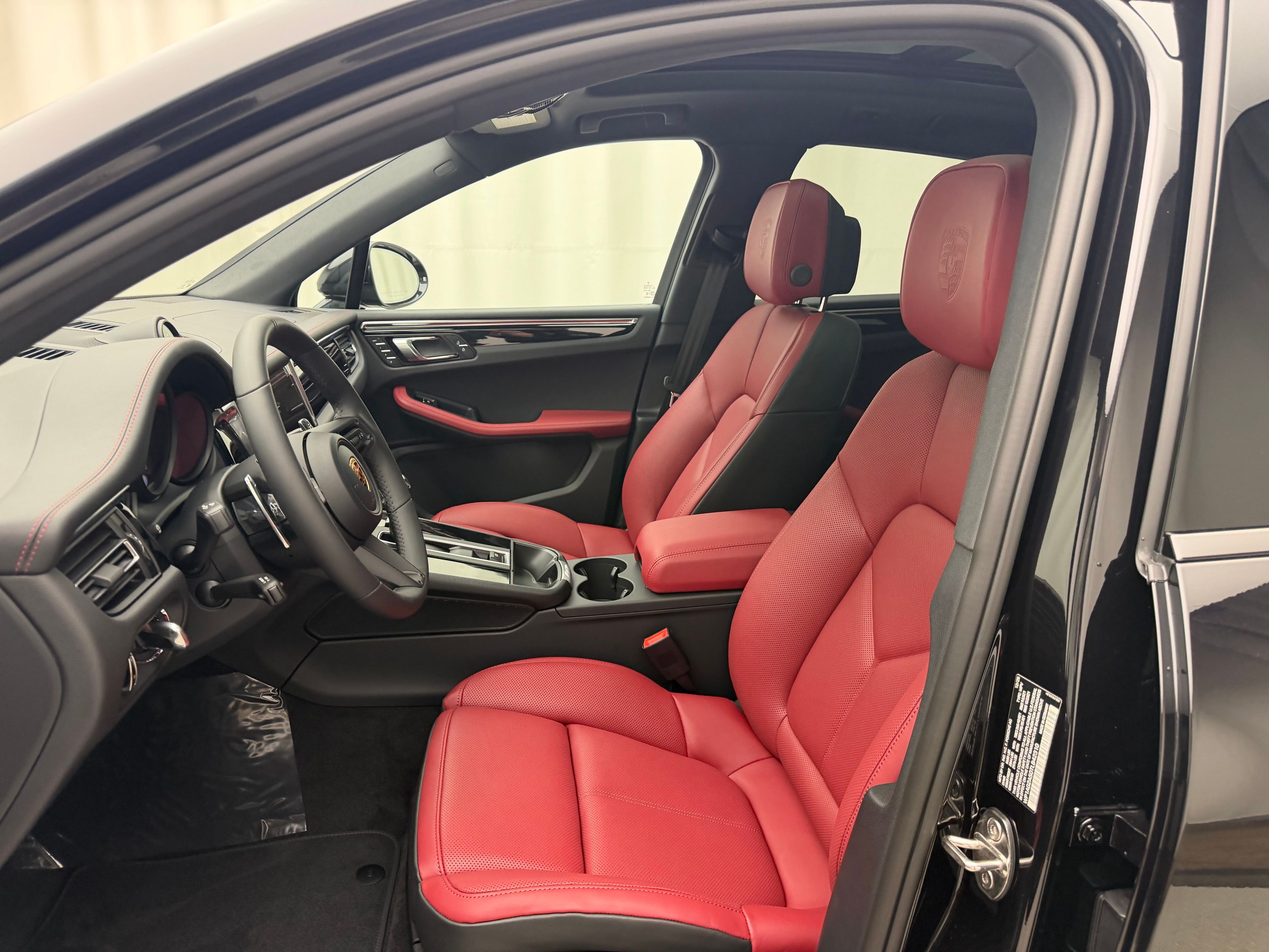 Thumbnail: 2026 Porsche Macan - 5