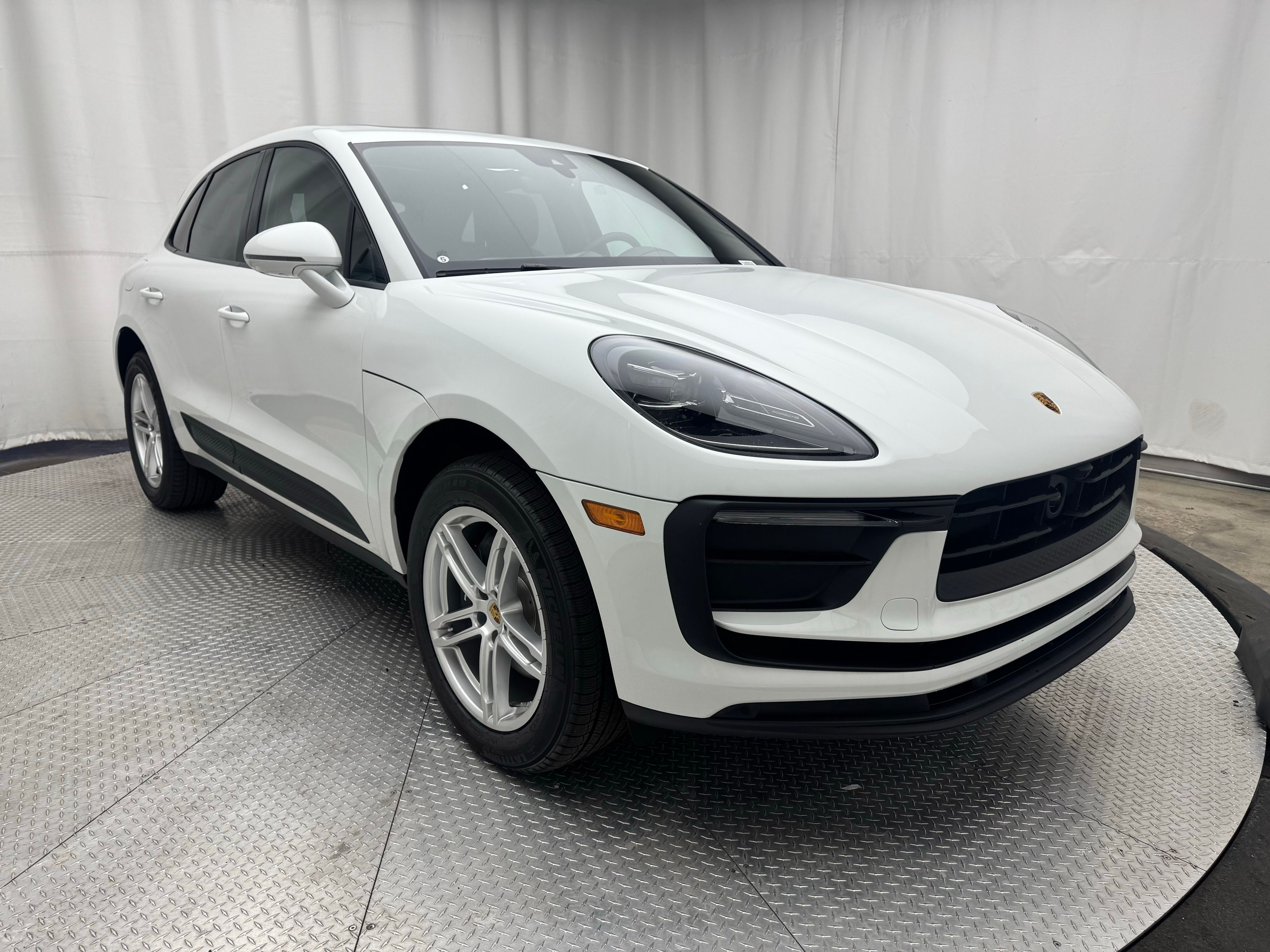 Thumbnail: 2026 Porsche Macan - 15