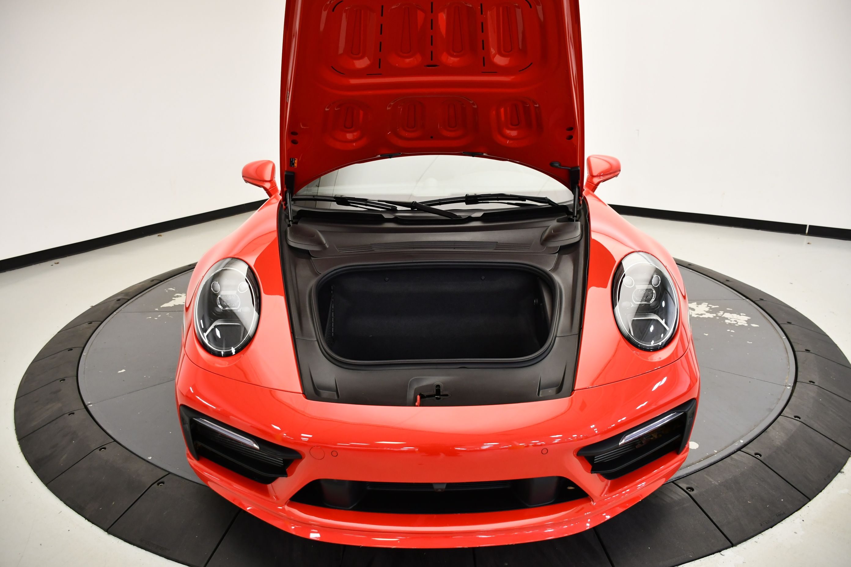 Thumbnail: 2021 Porsche 911 - 13