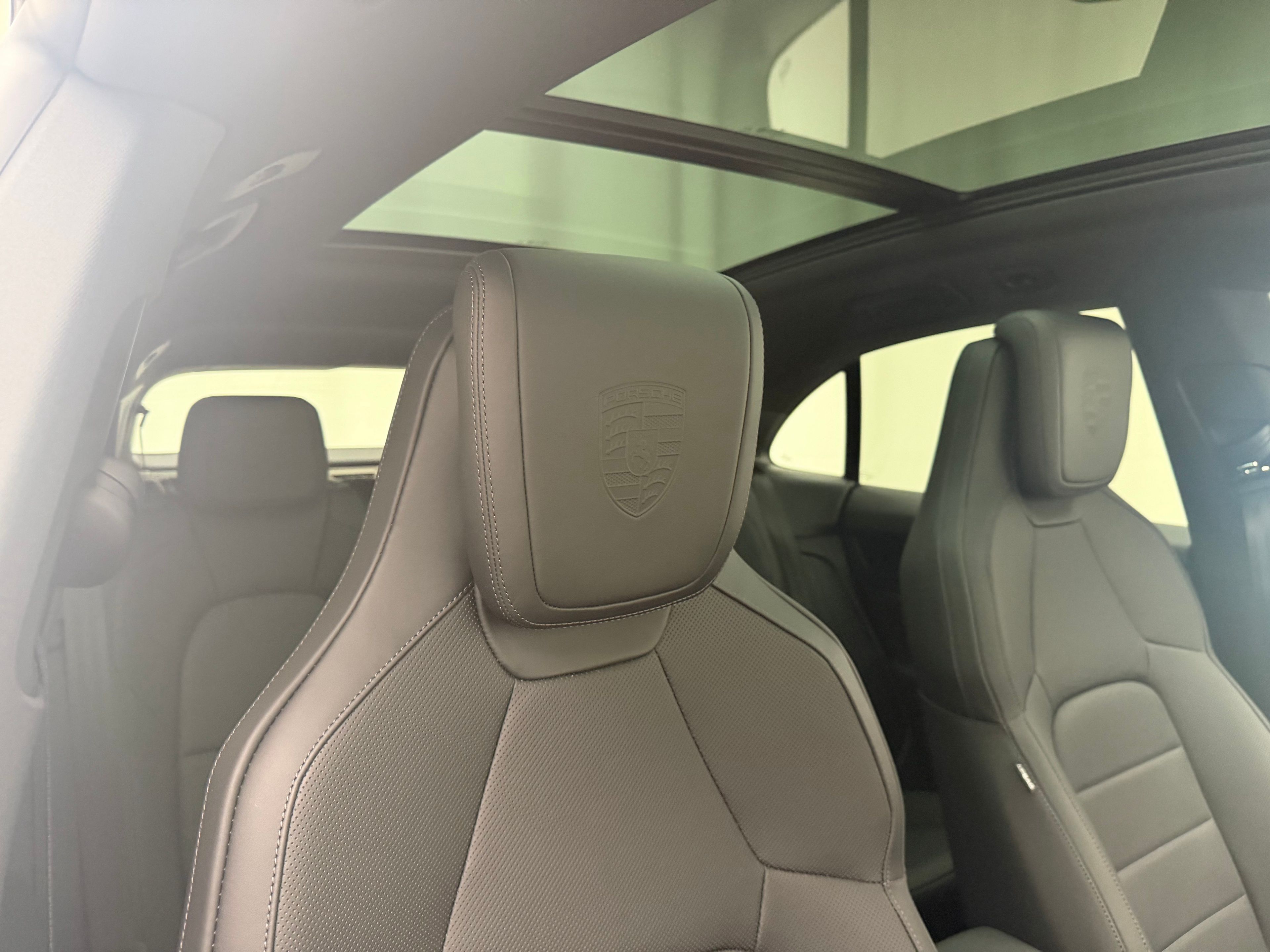 Thumbnail: 2026 Porsche Macan - 23