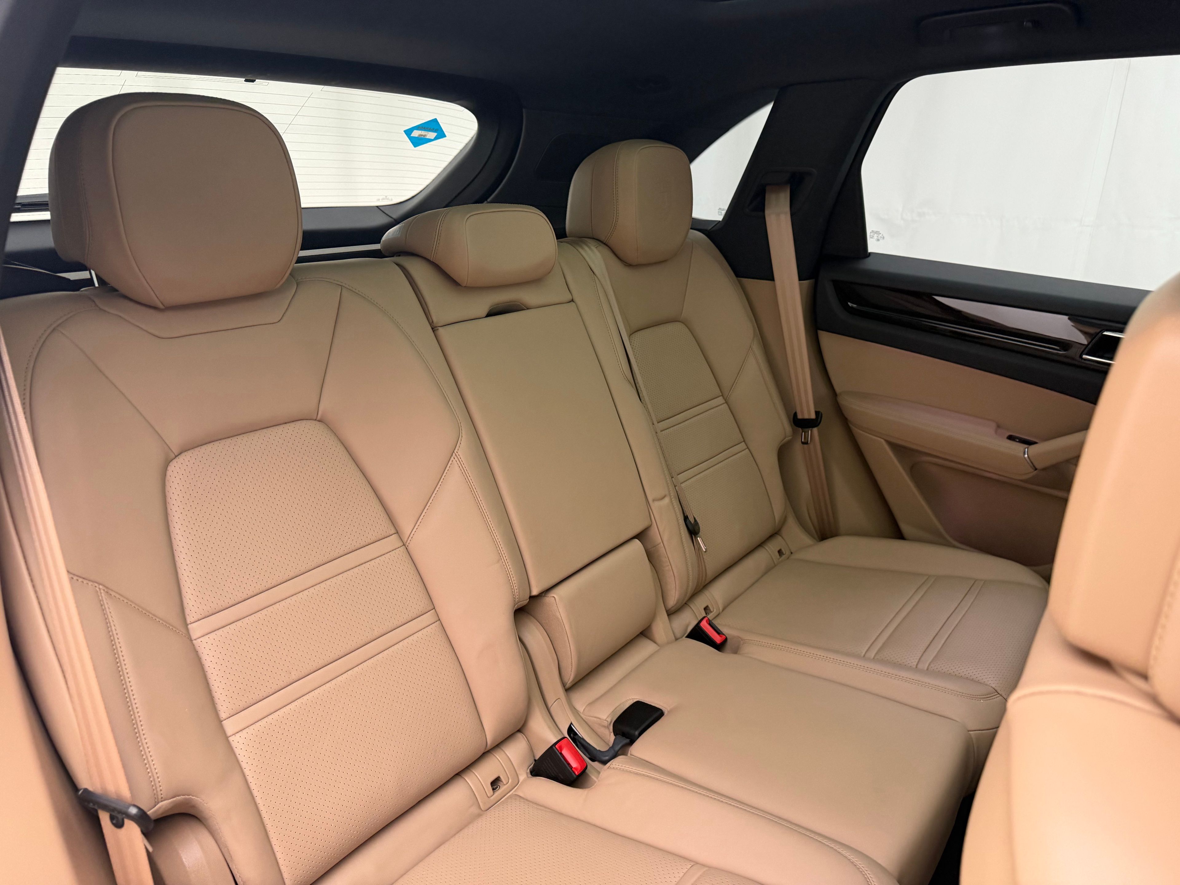 Thumbnail: 2023 Porsche Cayenne - 26