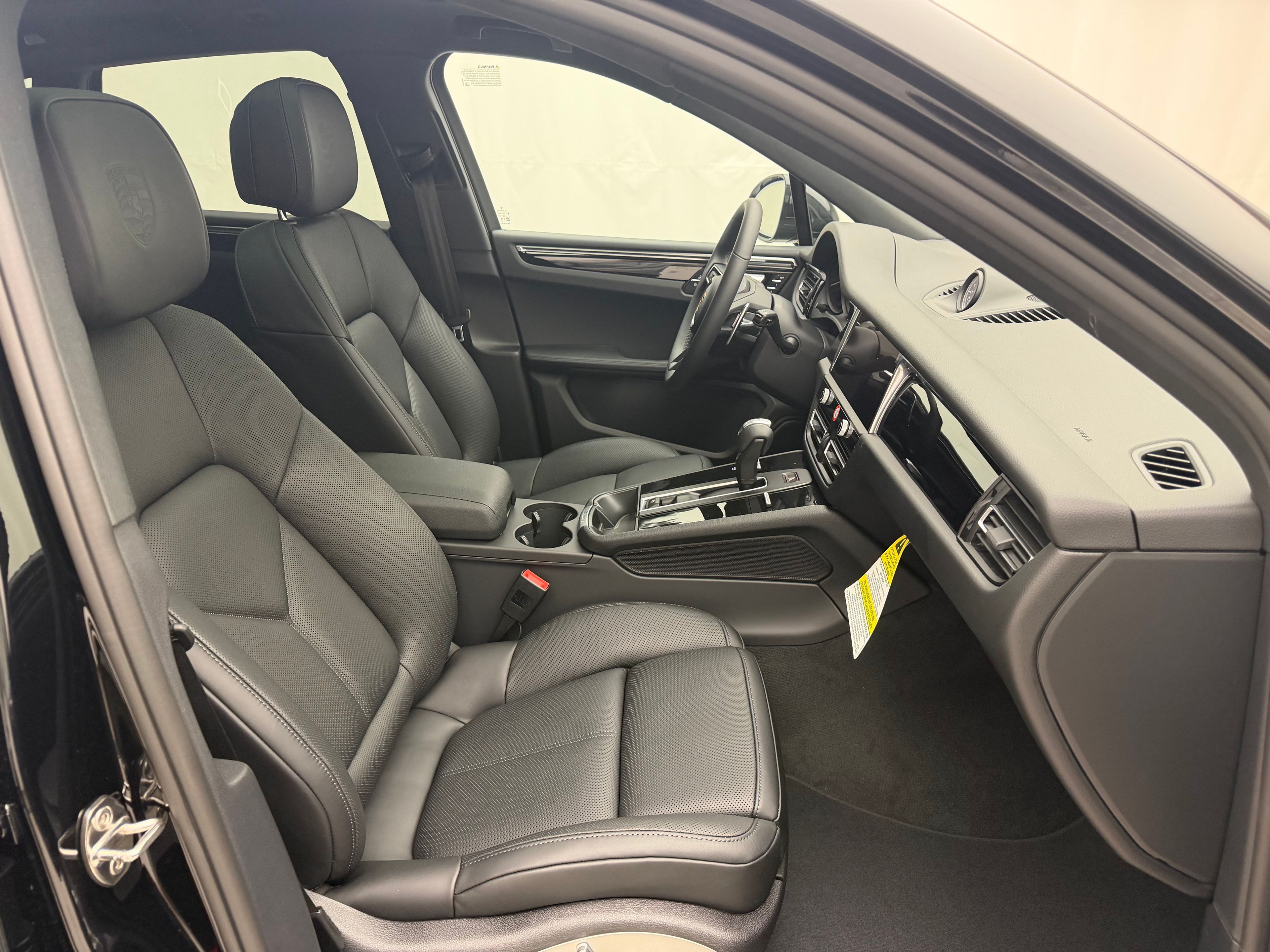 Thumbnail: 2026 Porsche Macan - 22