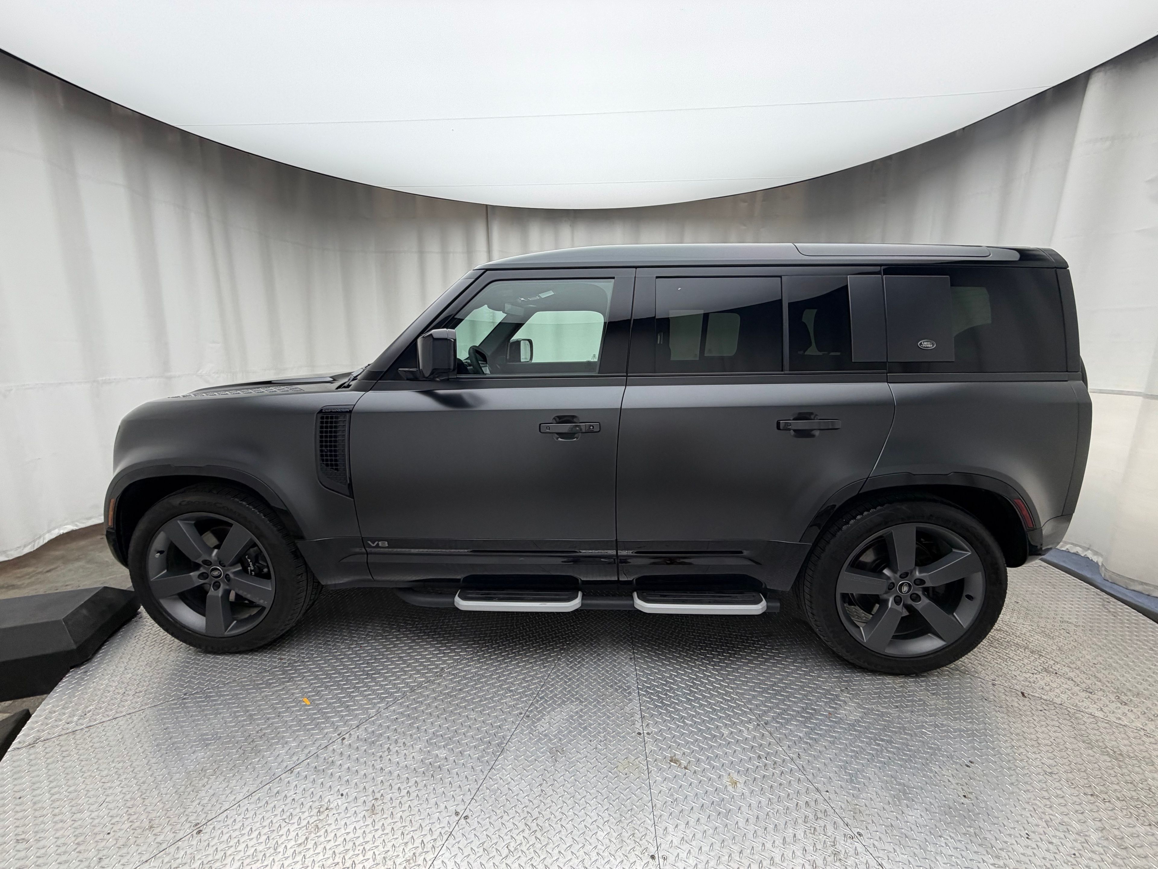 Thumbnail: 2023 Land Rover Defender - 2