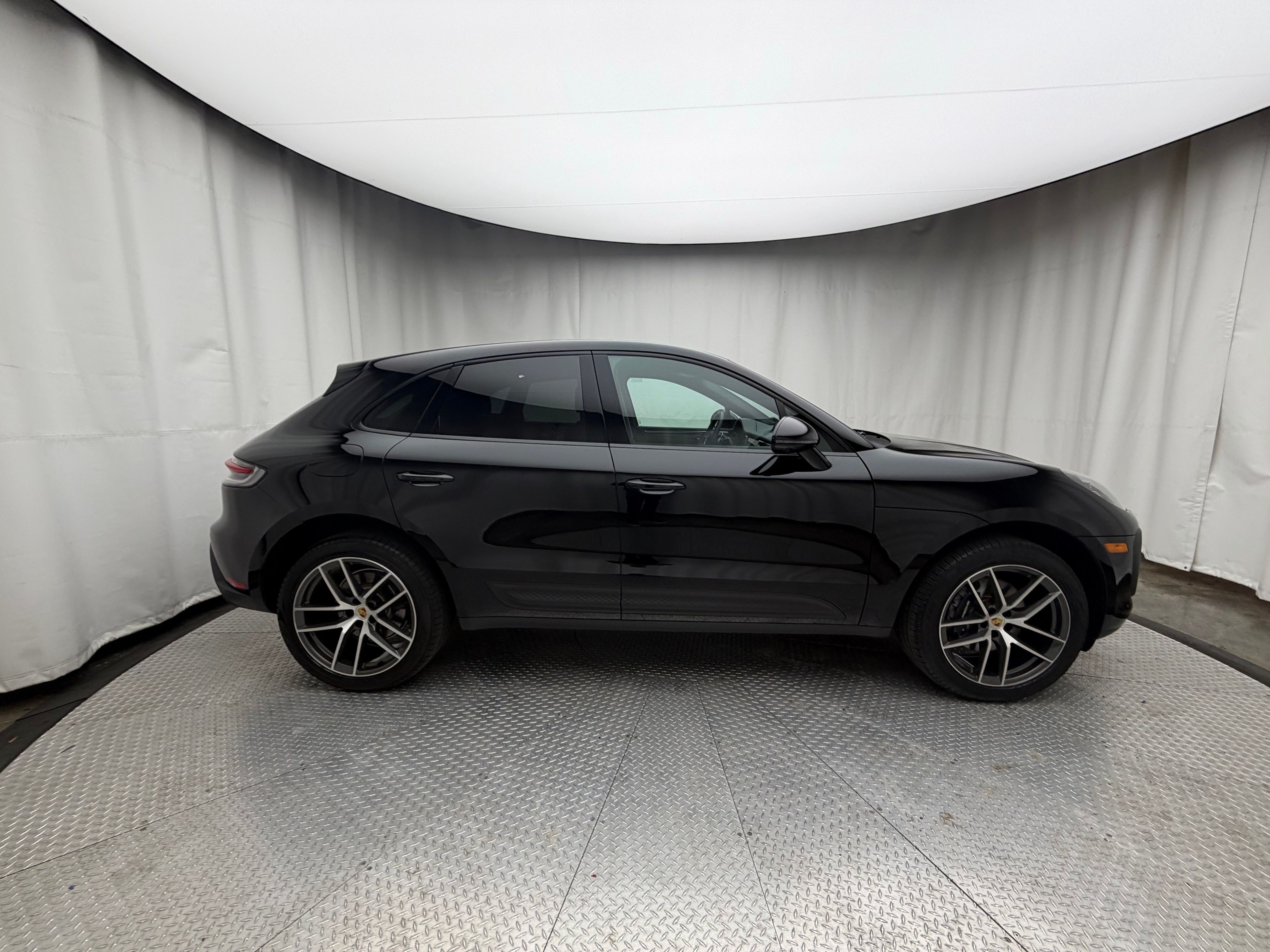 Thumbnail: 2025 Porsche Macan - 14