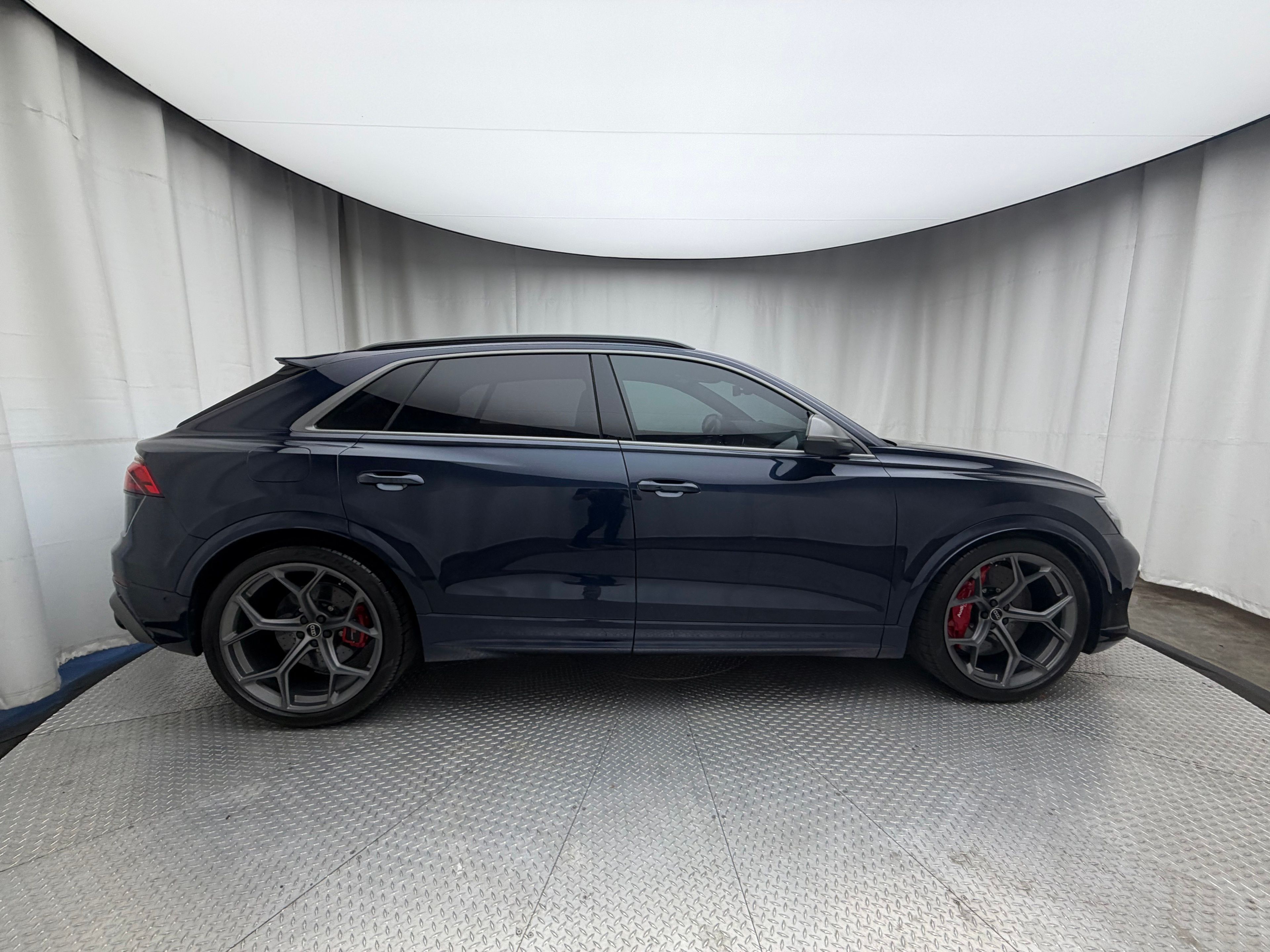 Thumbnail: 2025 Audi RS Q8 - 15