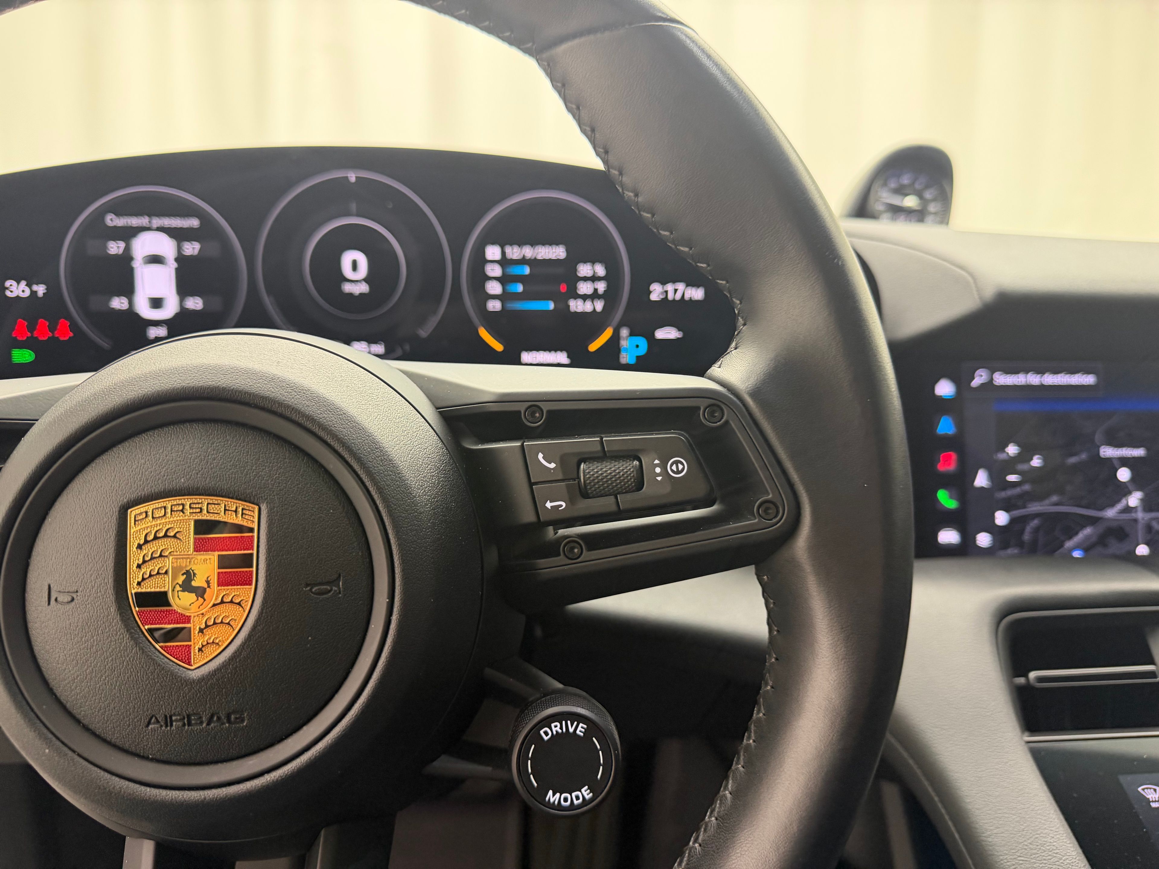 Thumbnail: 2022 Porsche Taycan - 27