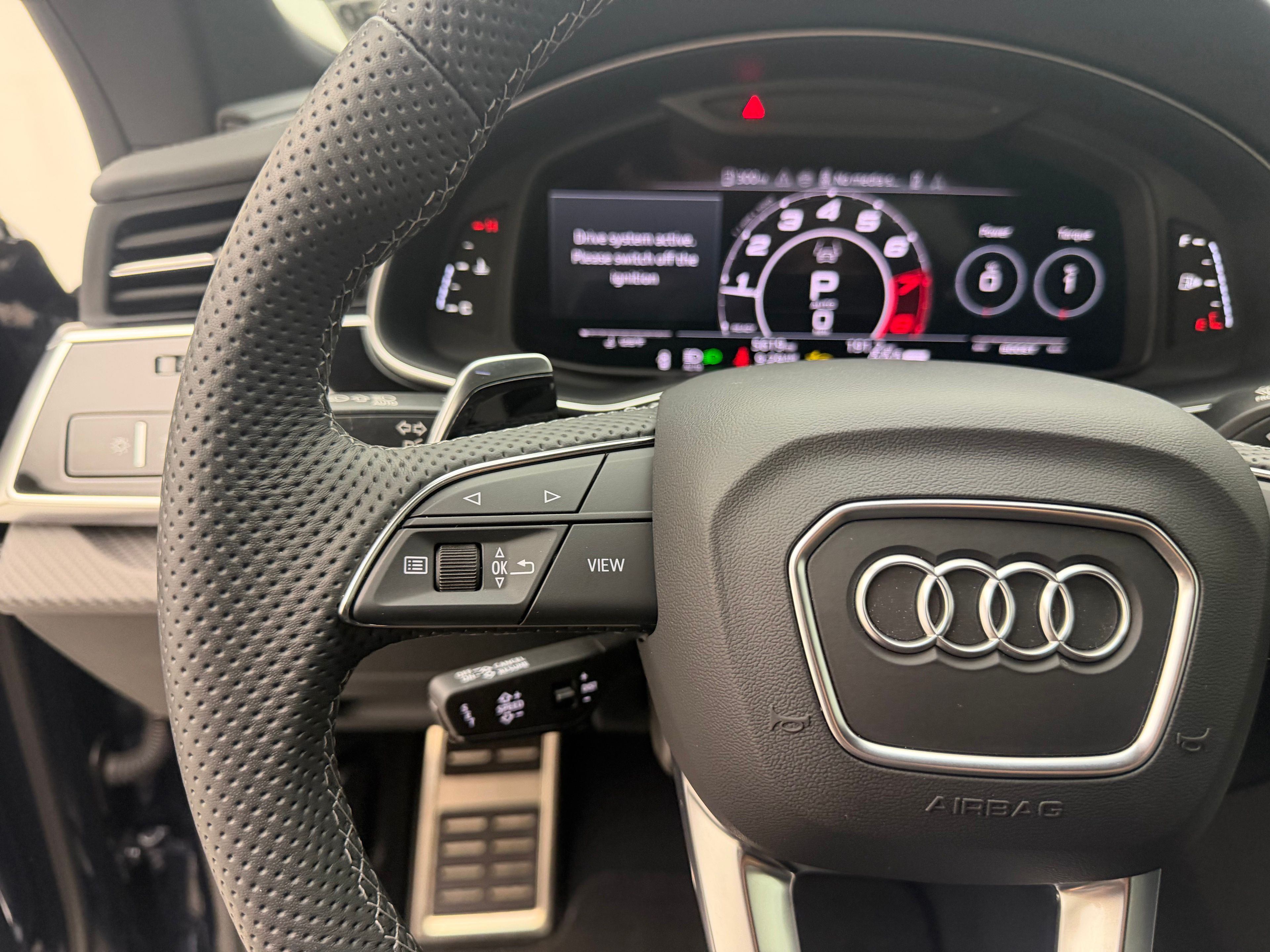 Thumbnail: 2025 Audi RS Q8 - 27