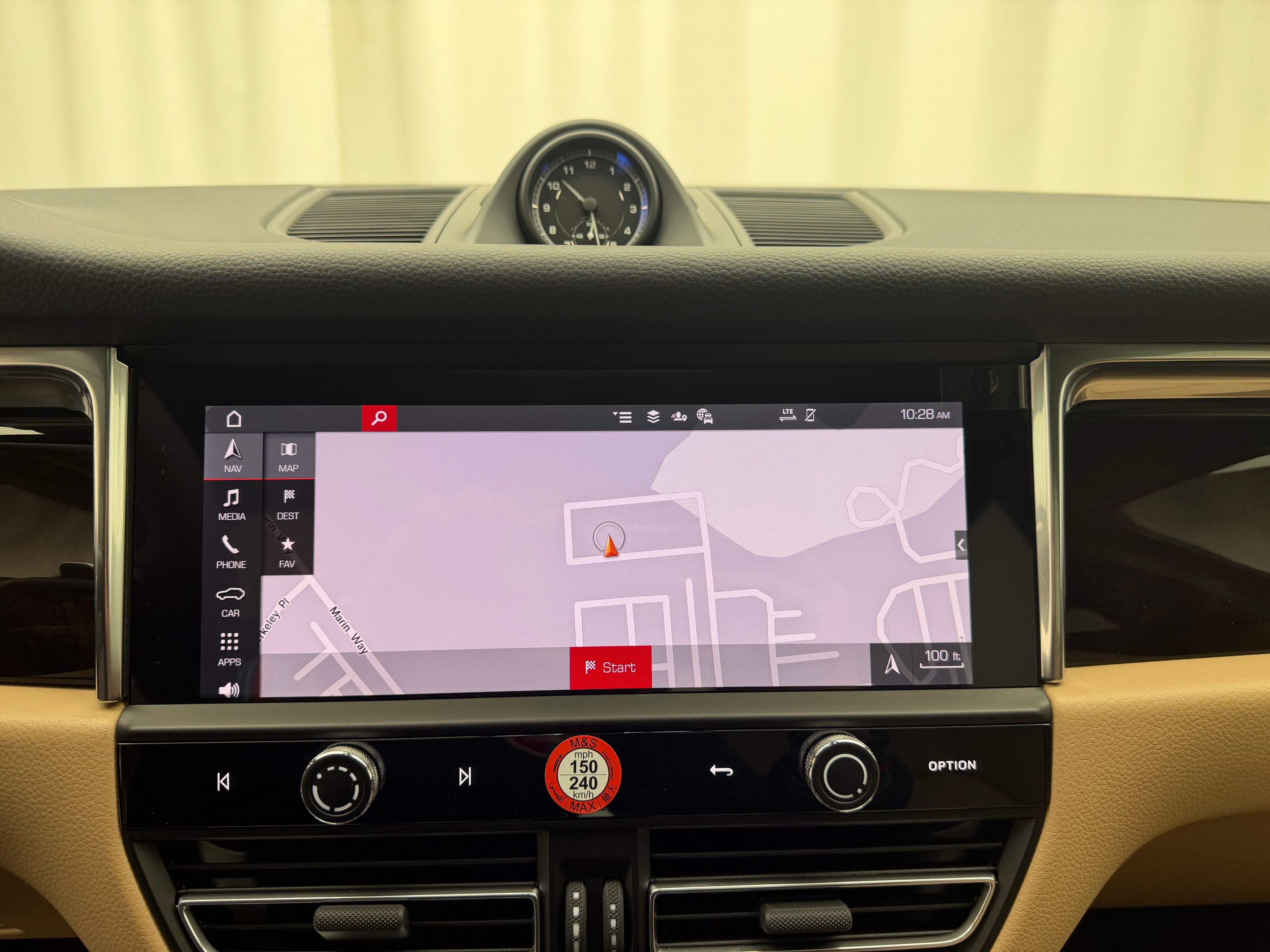 Thumbnail: 2026 Porsche Macan - 30