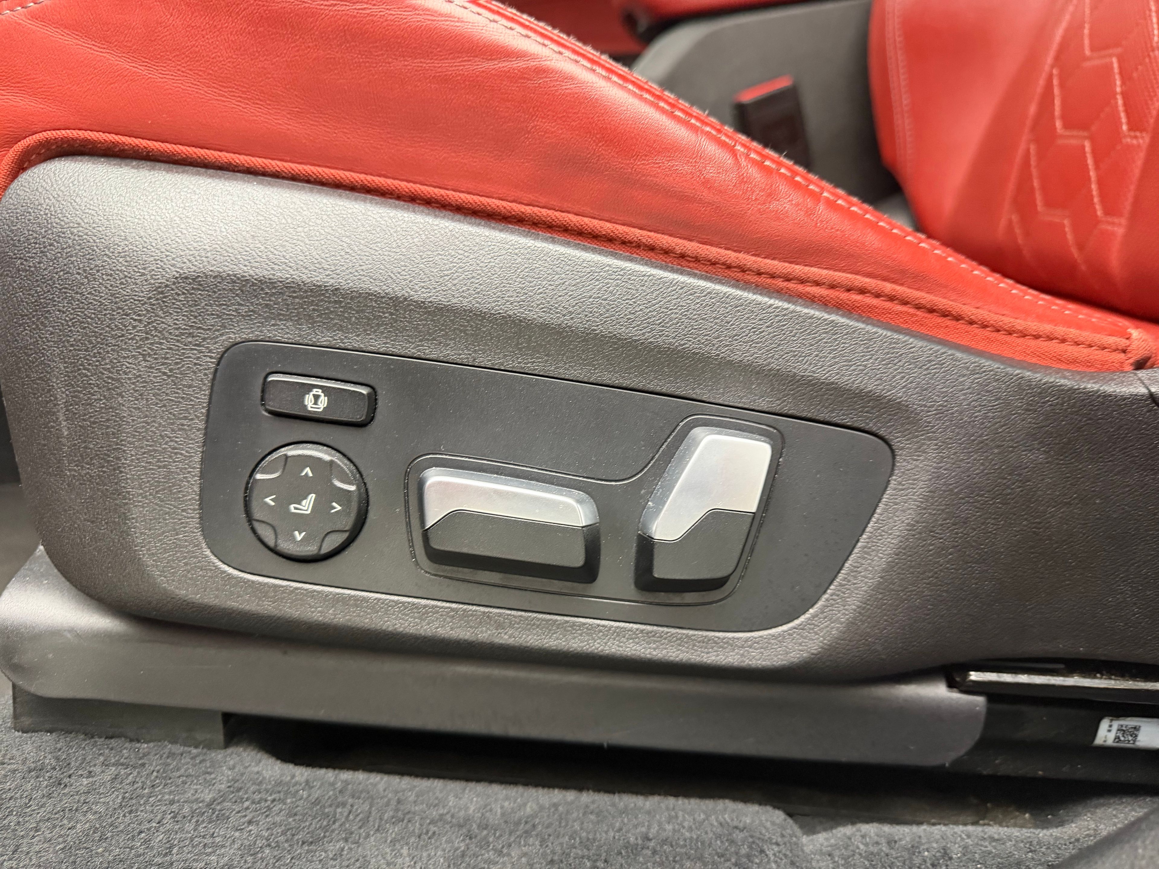 Thumbnail: 2020 BMW X3 - 28