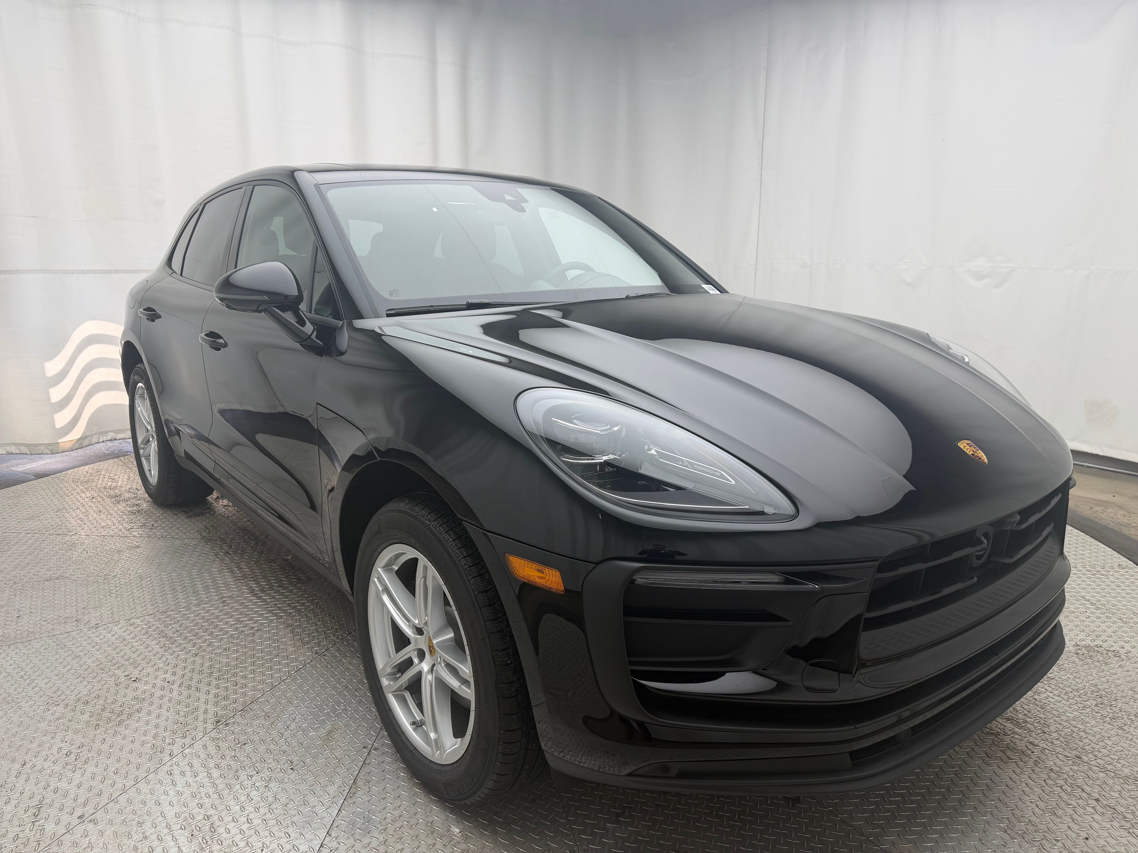 Thumbnail: 2026 Porsche Macan - 14