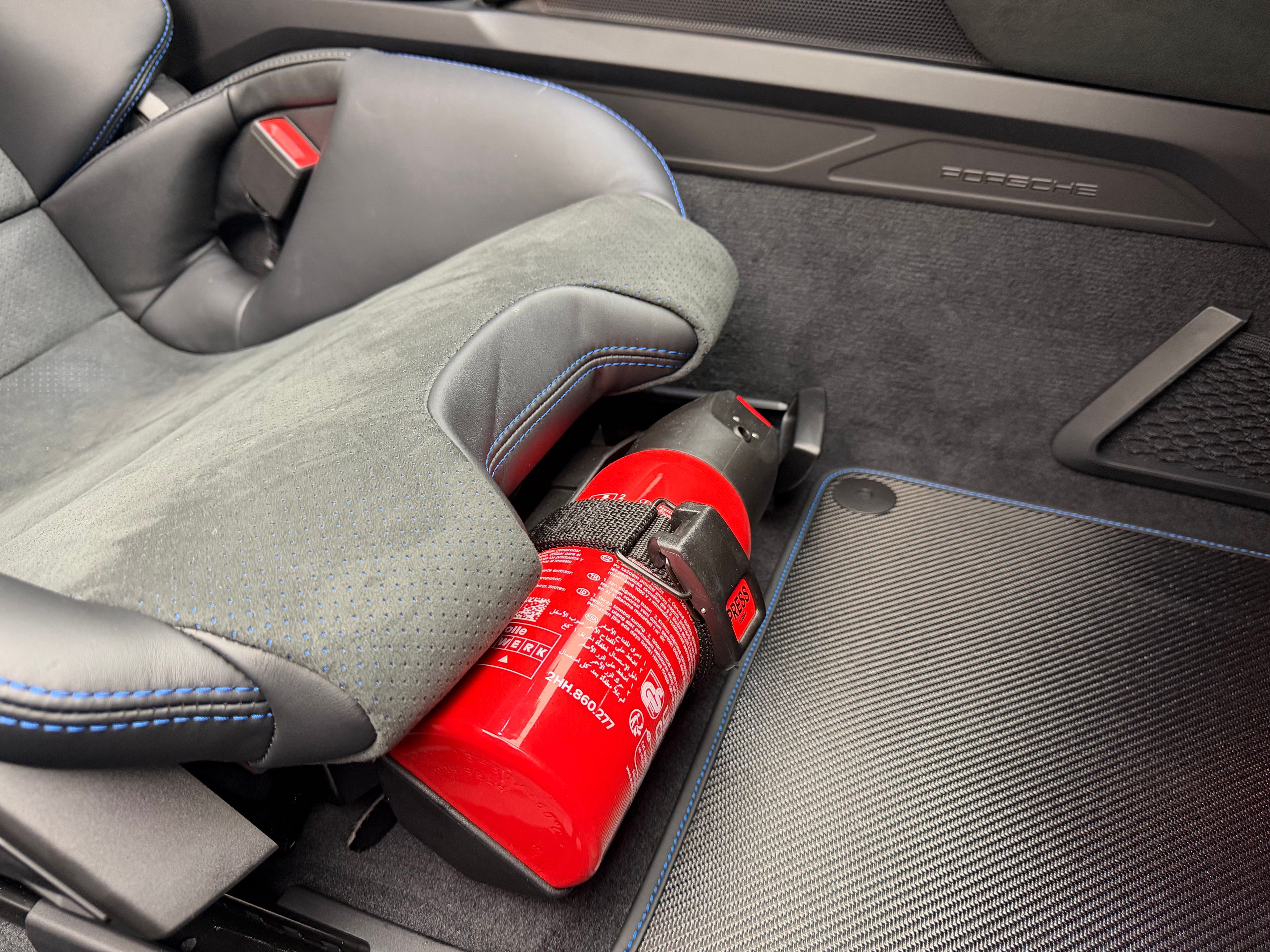 Thumbnail: 2026 Porsche 911 - 30