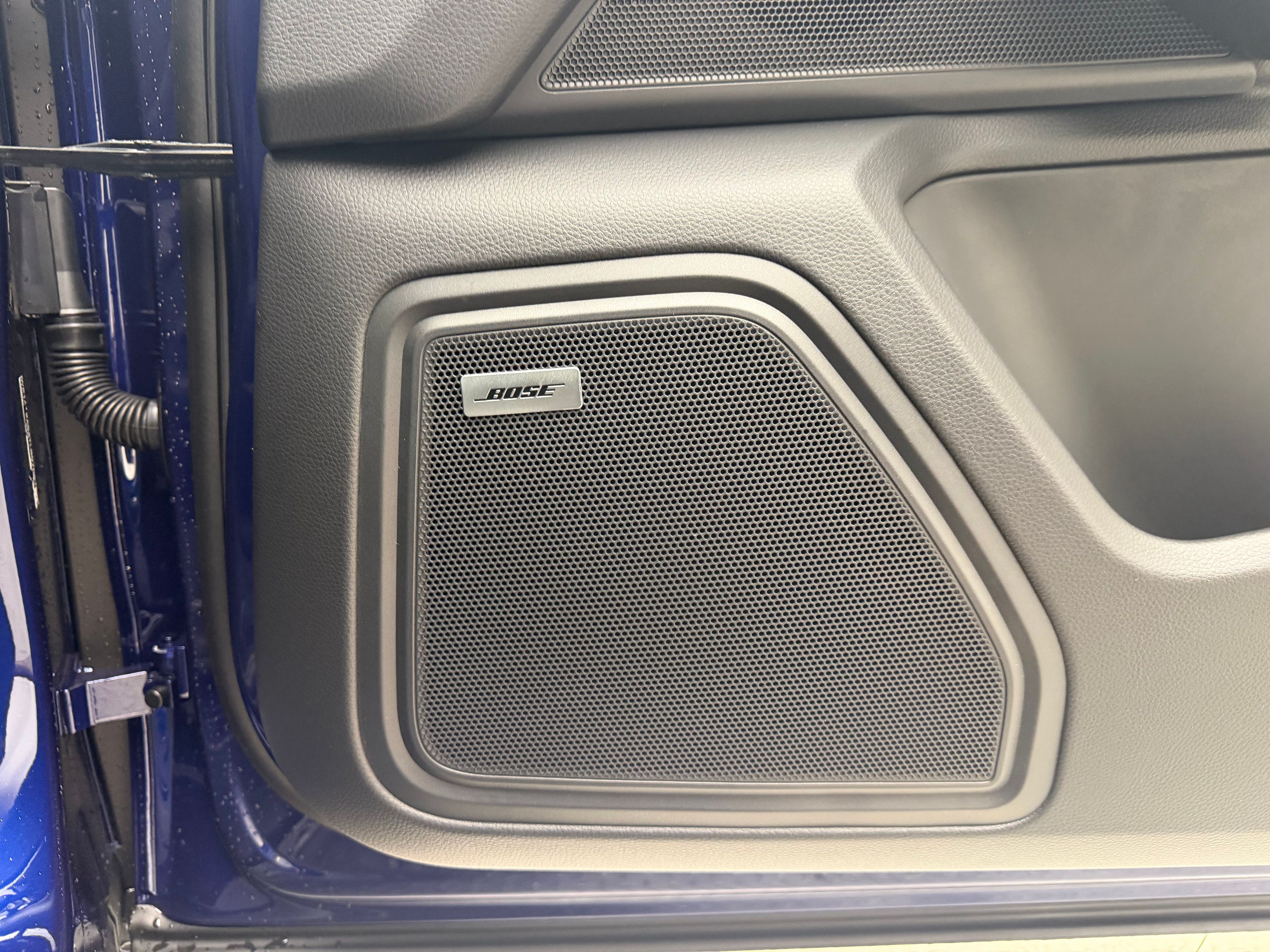 Thumbnail: 2026 Porsche Macan - 20