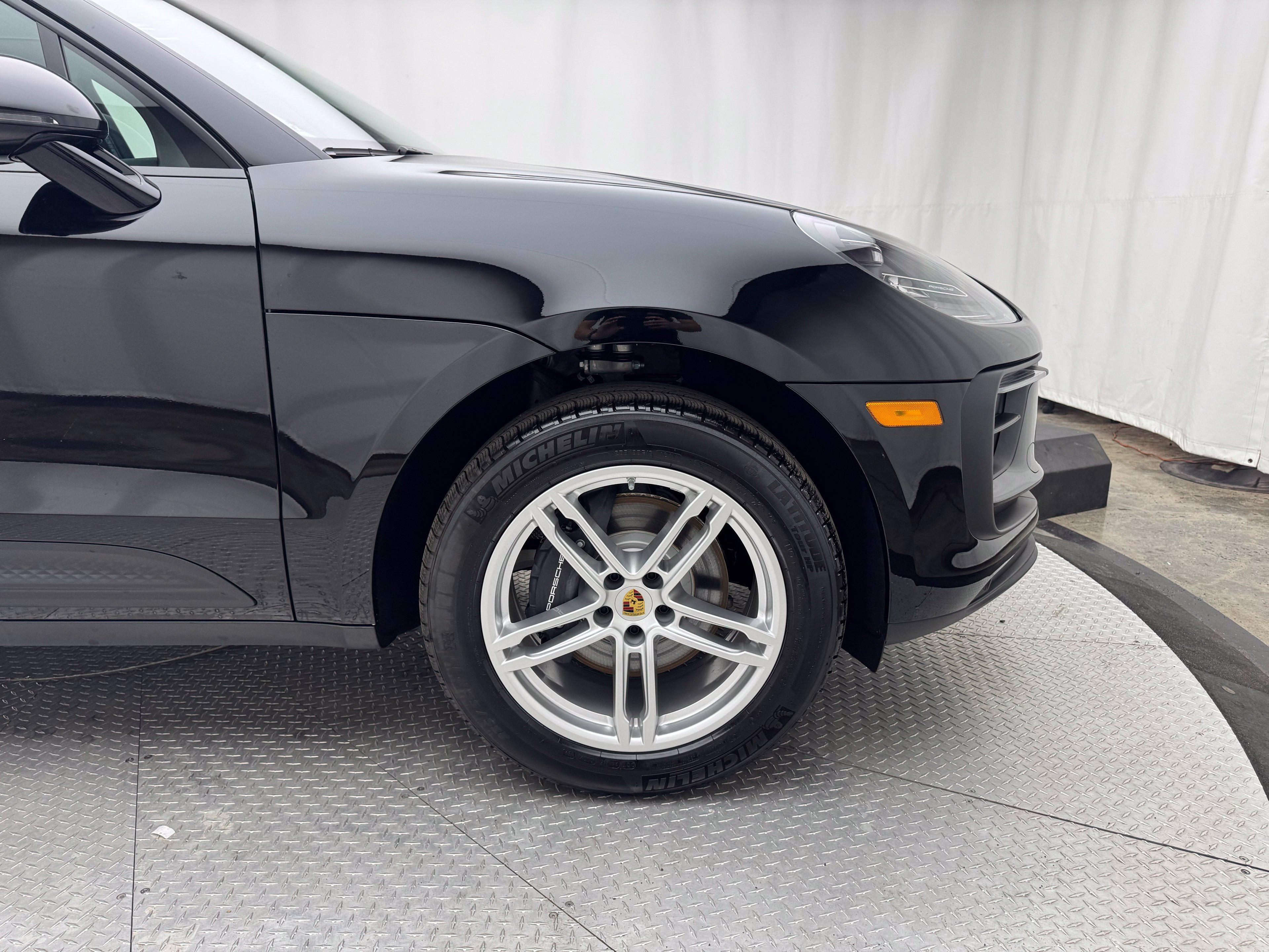 Thumbnail: 2026 Porsche Macan - 15
