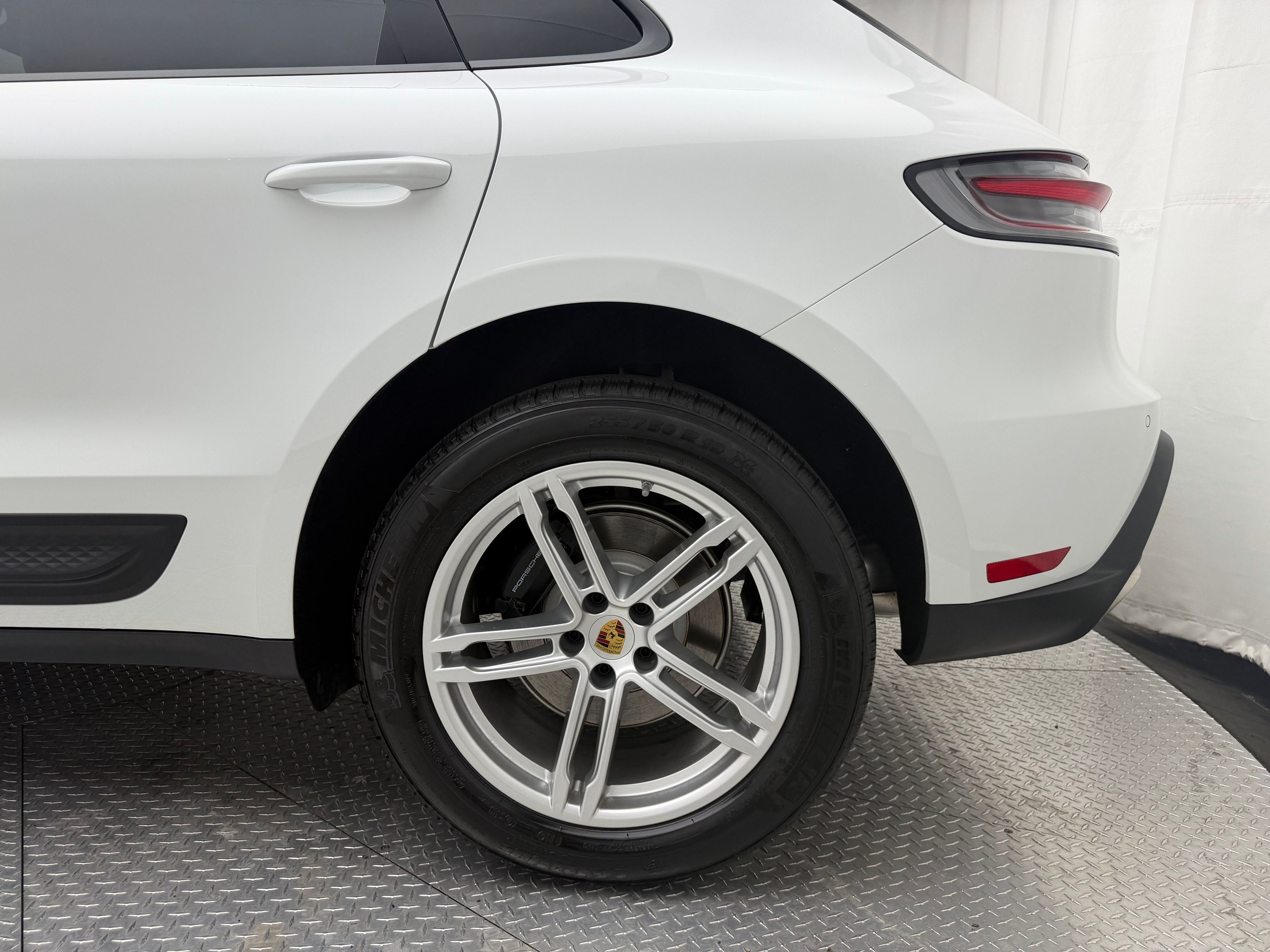 Thumbnail: 2026 Porsche Macan - 7