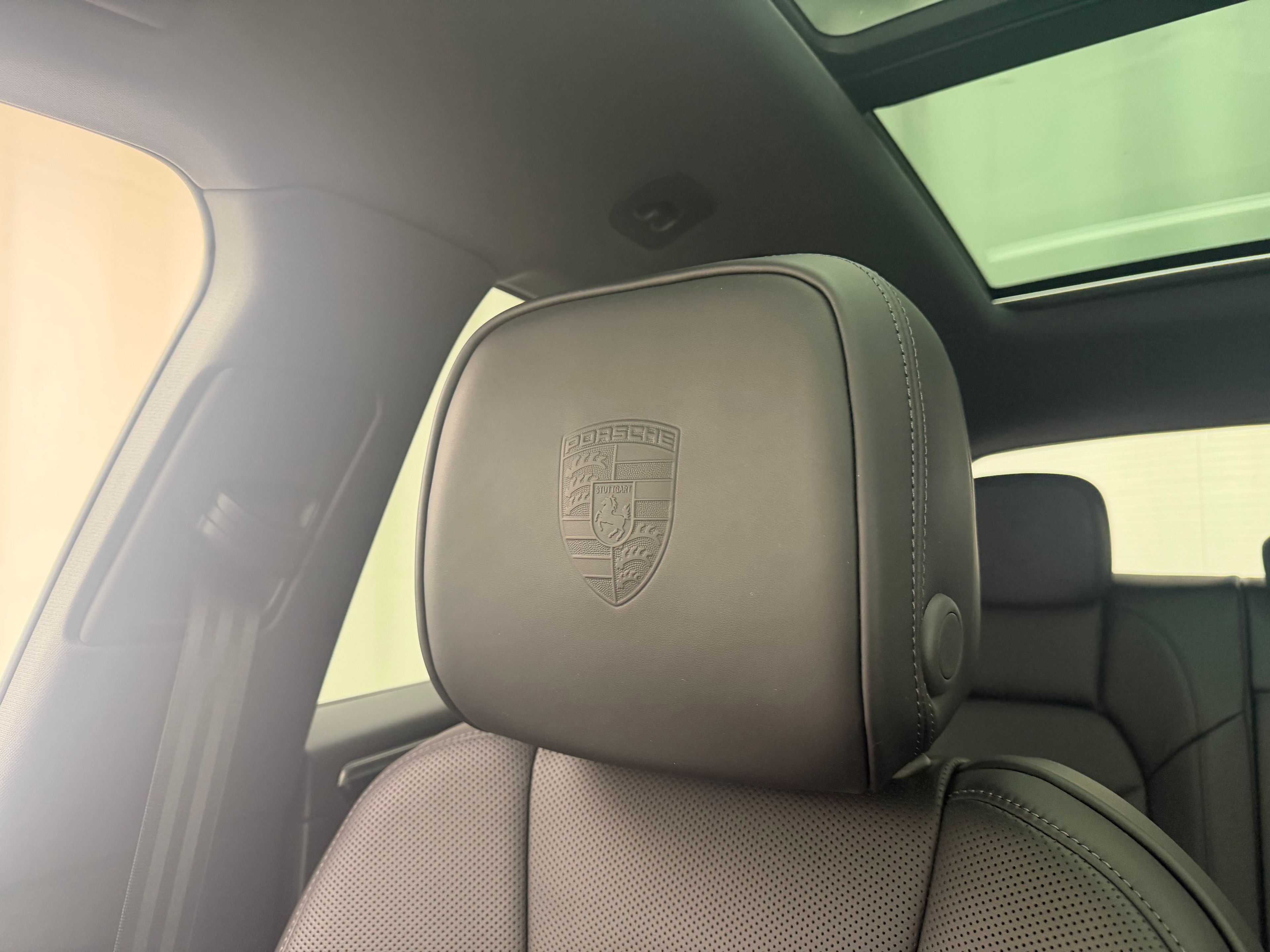 Thumbnail: 2026 Porsche Macan - 22