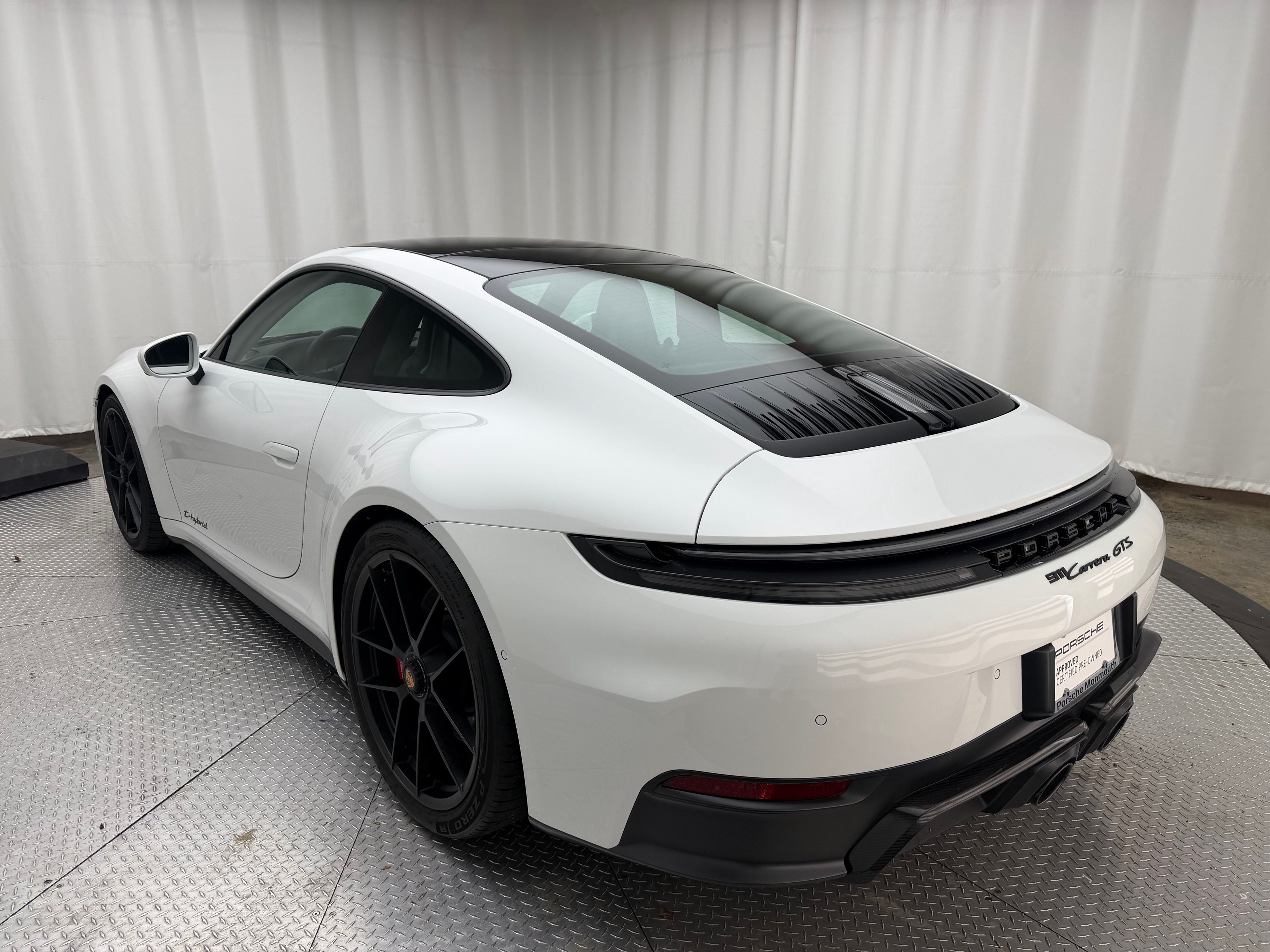 Thumbnail: 2026 Porsche 911 - 3