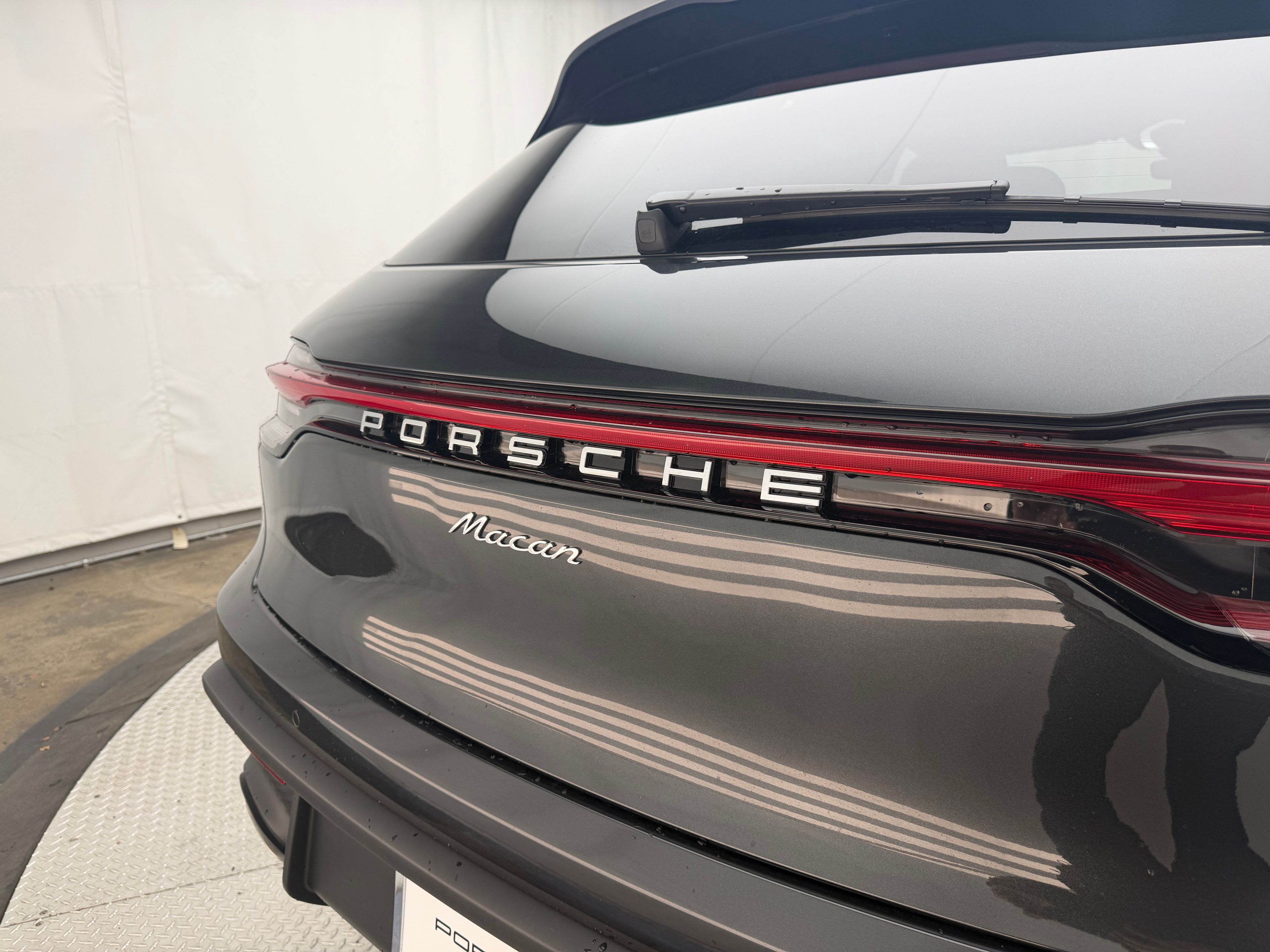 Thumbnail: 2026 Porsche Macan - 8