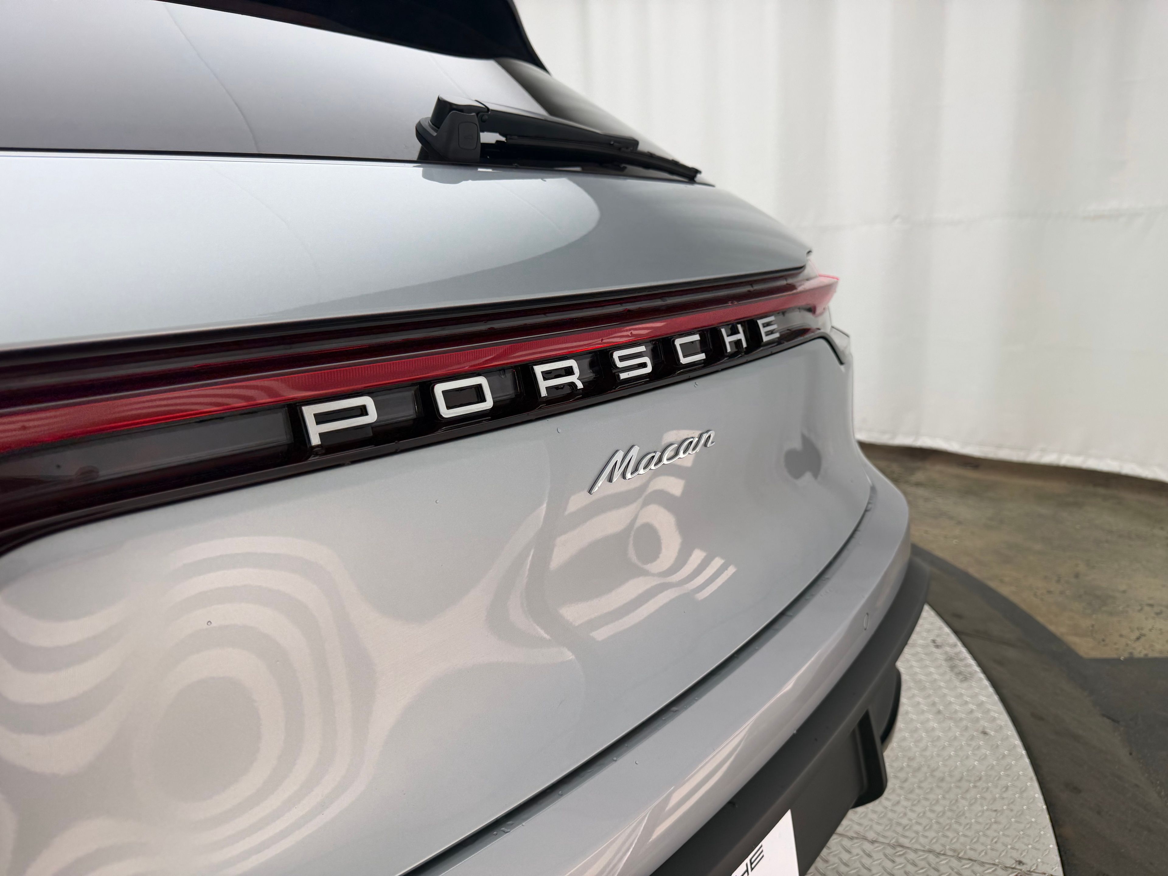 Thumbnail: 2026 Porsche Macan - 12
