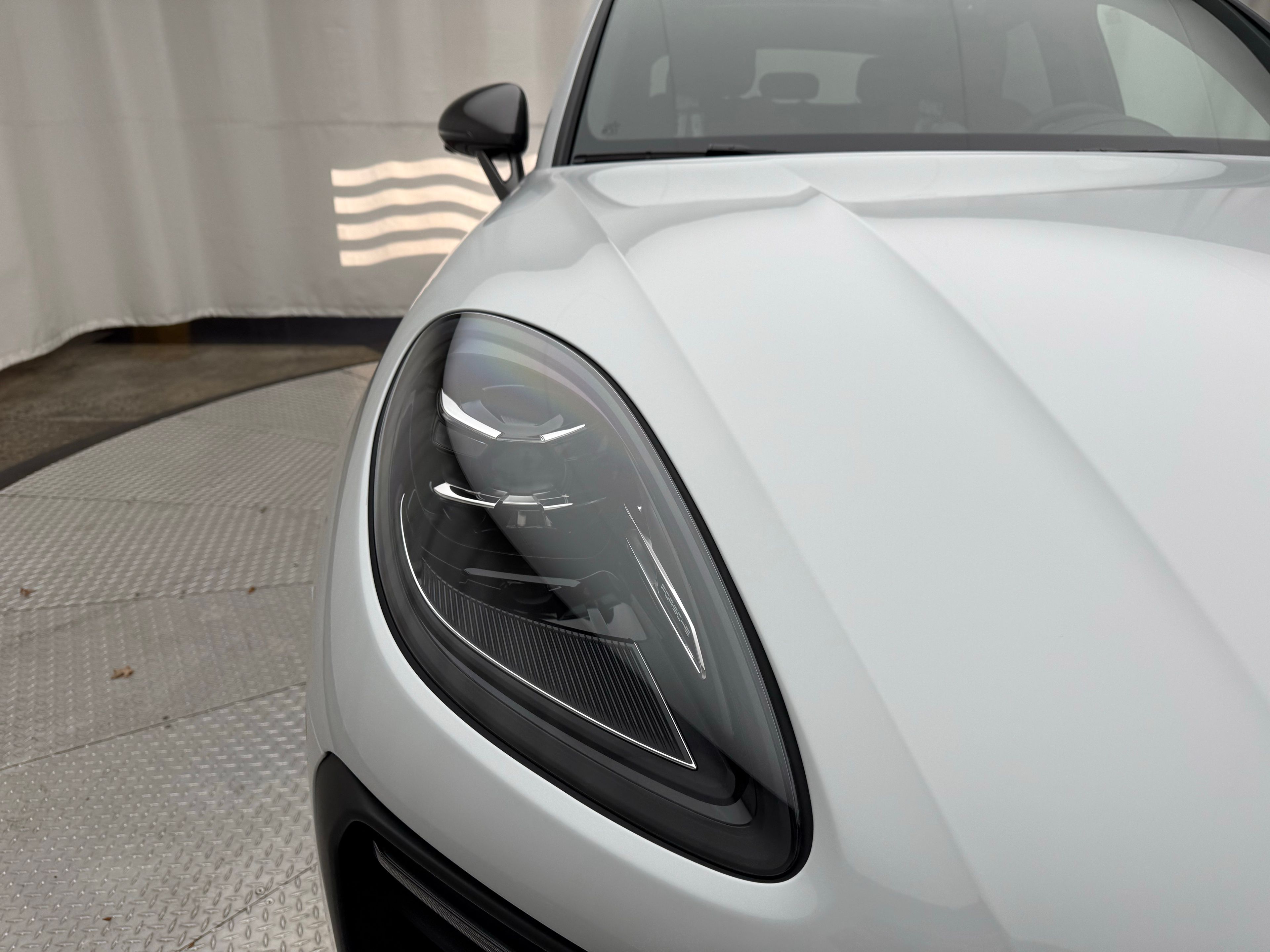 Thumbnail: 2026 Porsche Macan - 23