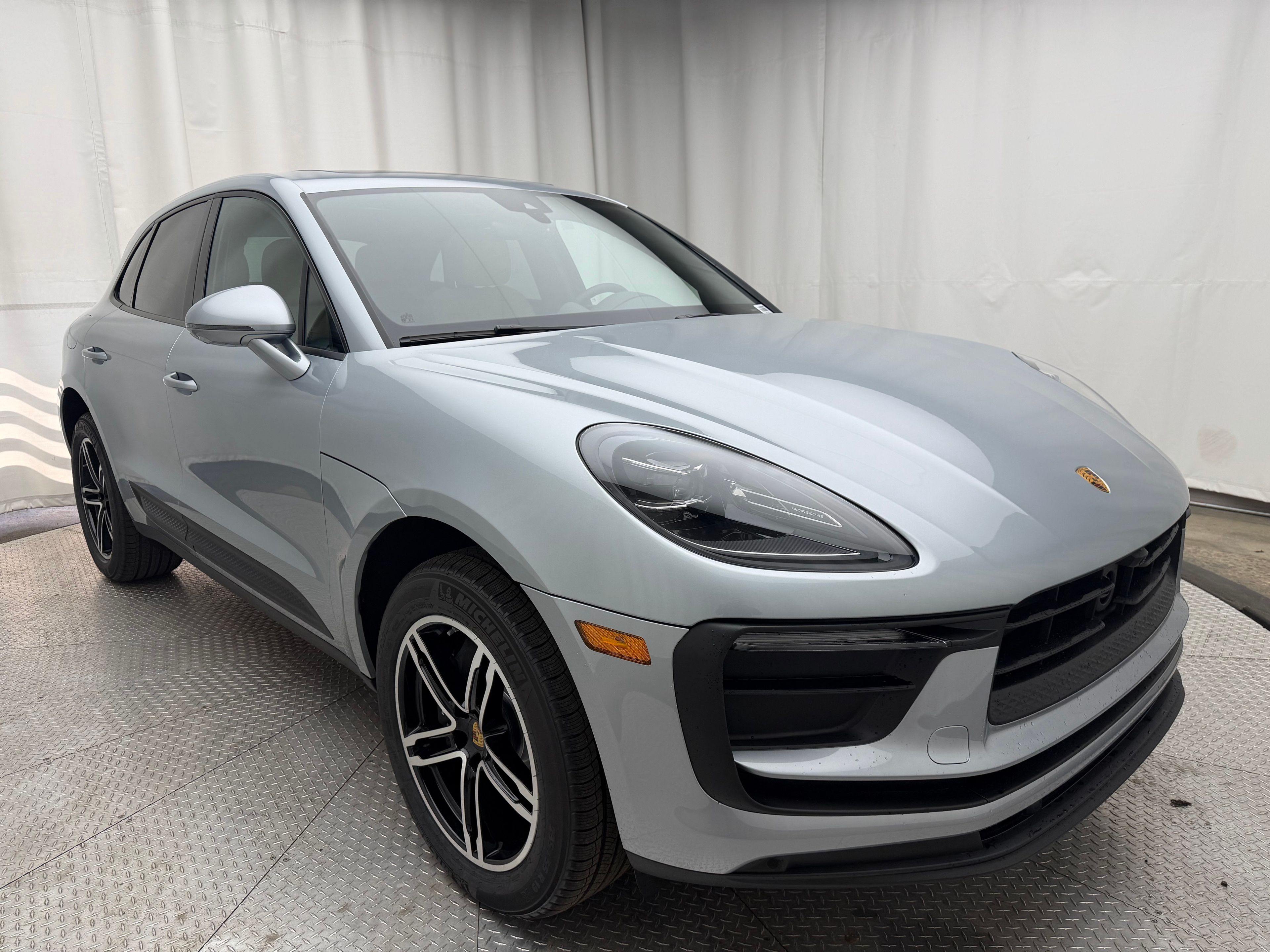 Thumbnail: 2026 Porsche Macan - 15