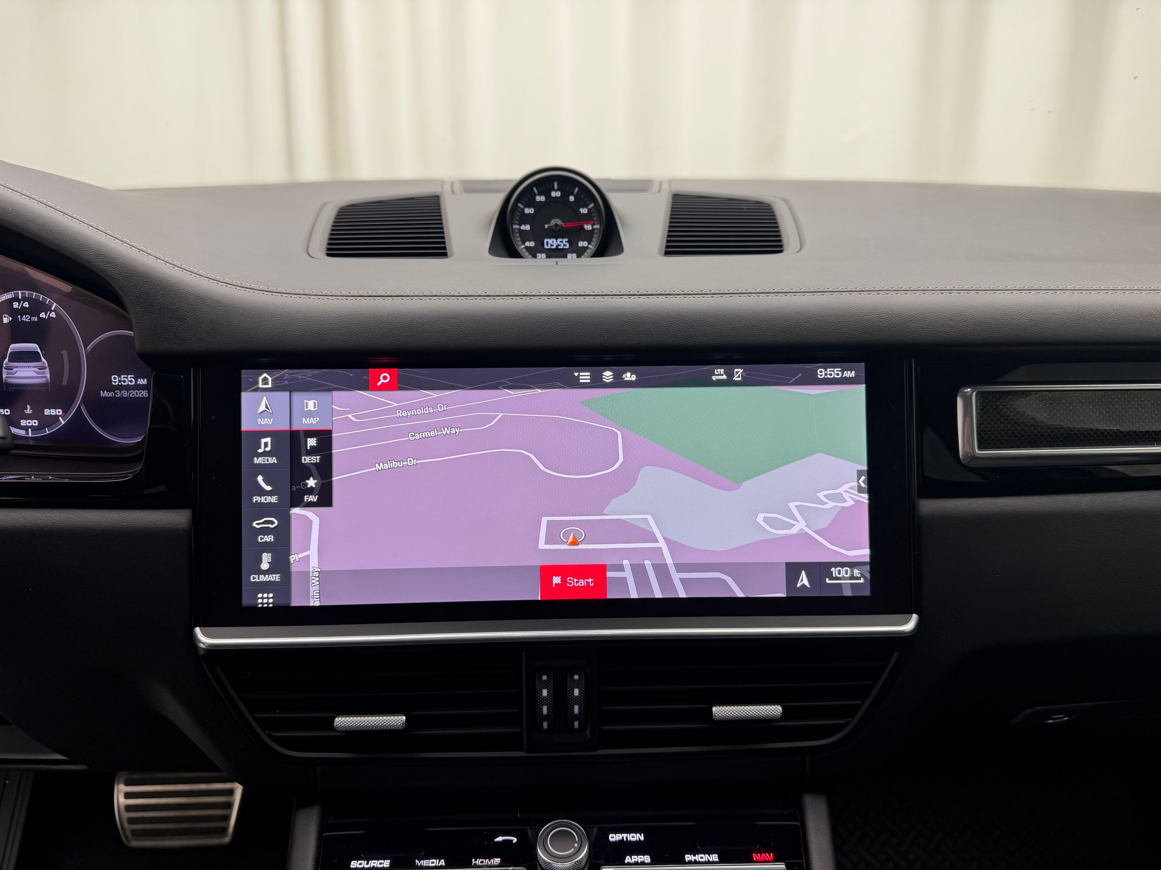 Thumbnail: 2021 Porsche Cayenne - 29