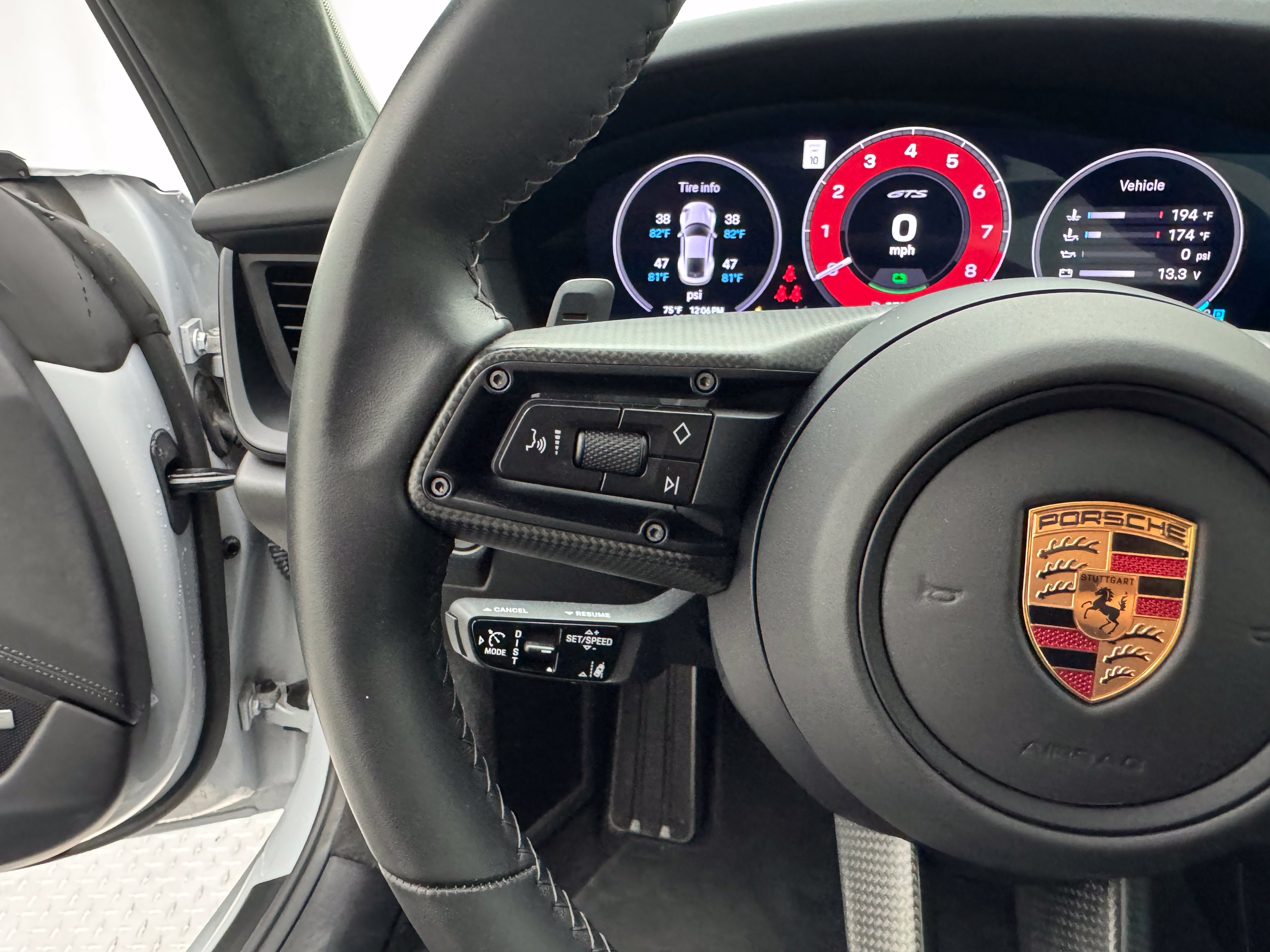 Thumbnail: 2025 Porsche 911 - 32