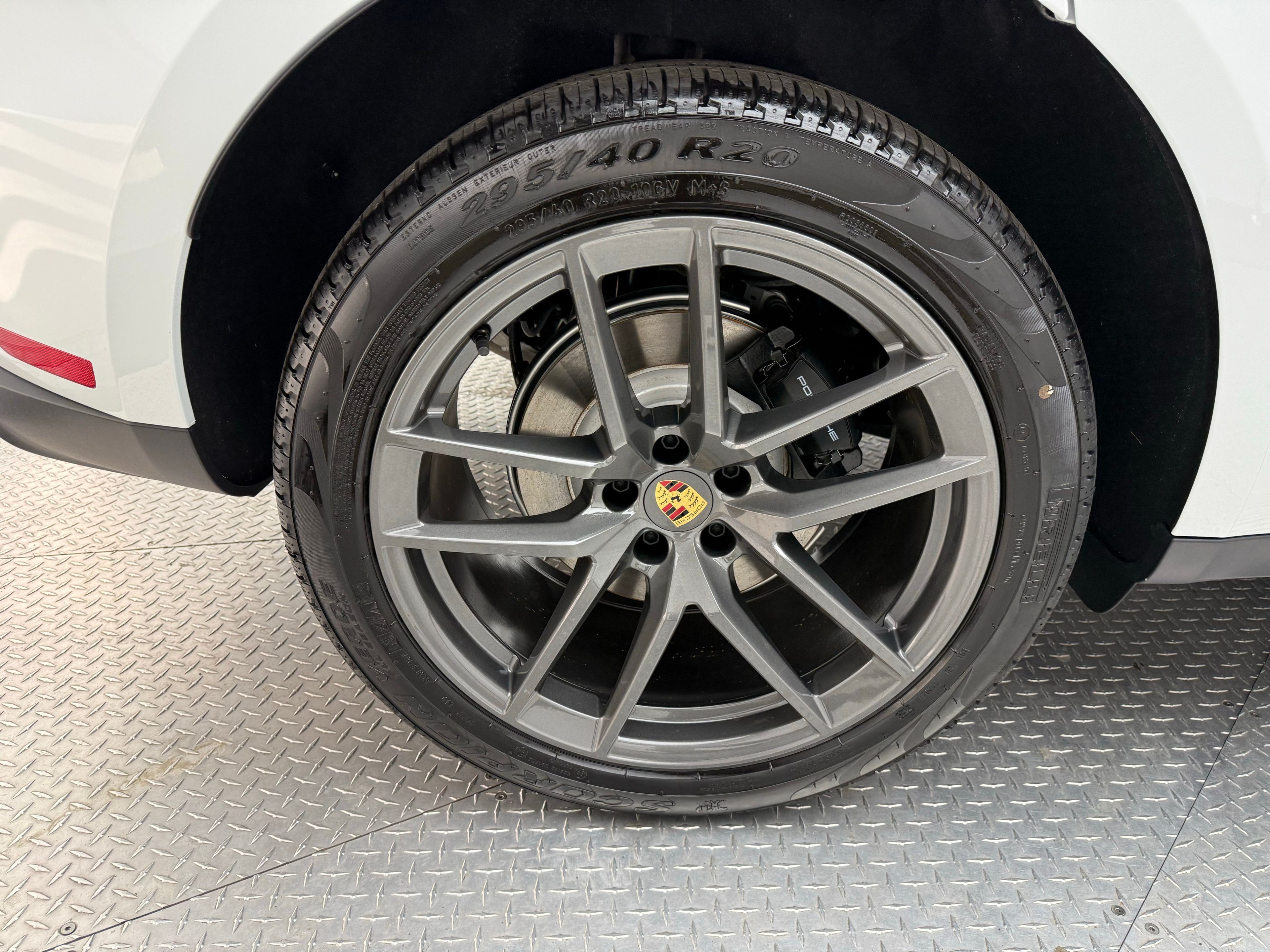 Thumbnail: 2026 Porsche Macan - 20