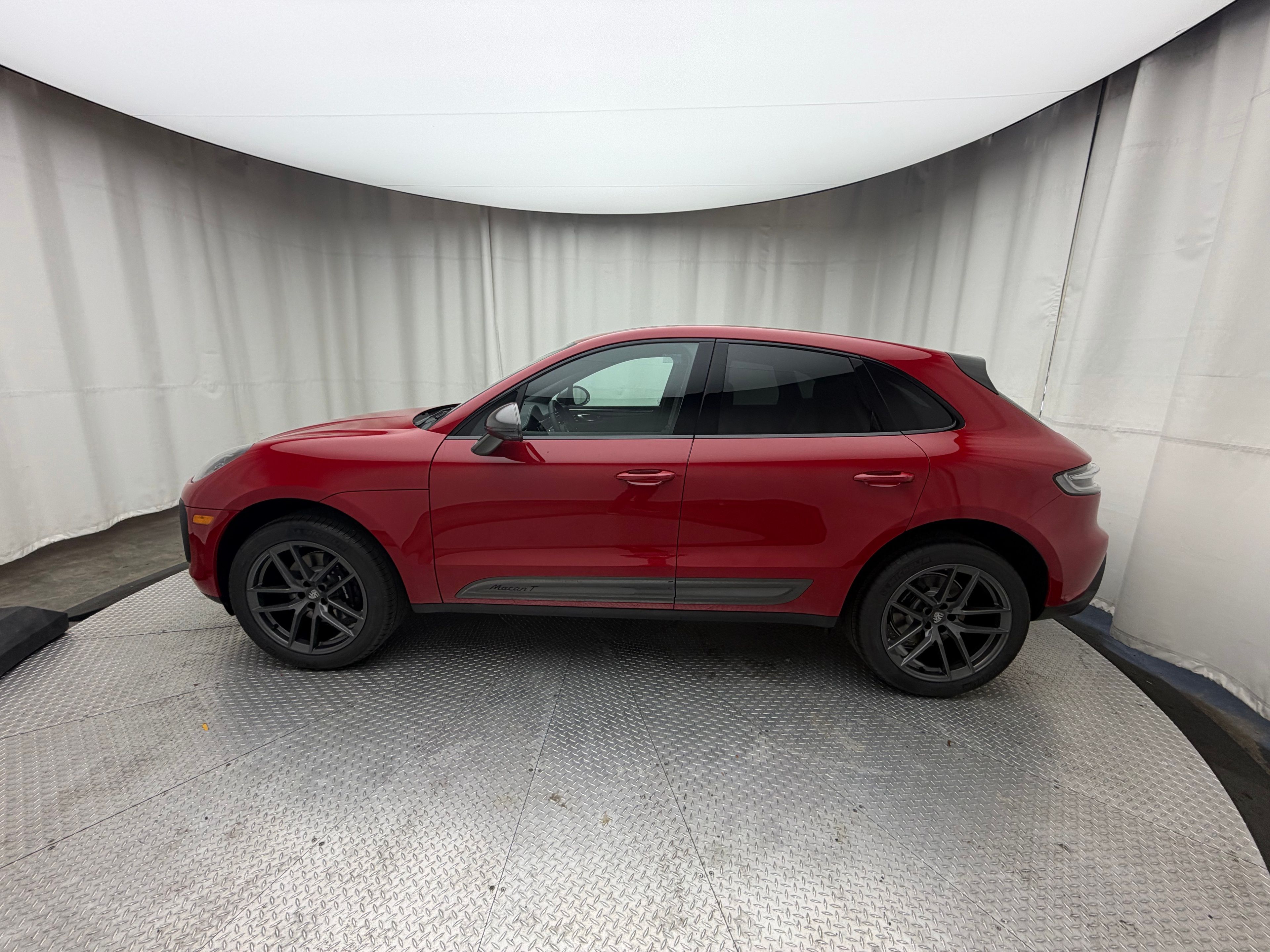Thumbnail: 2026 Porsche Macan - 3