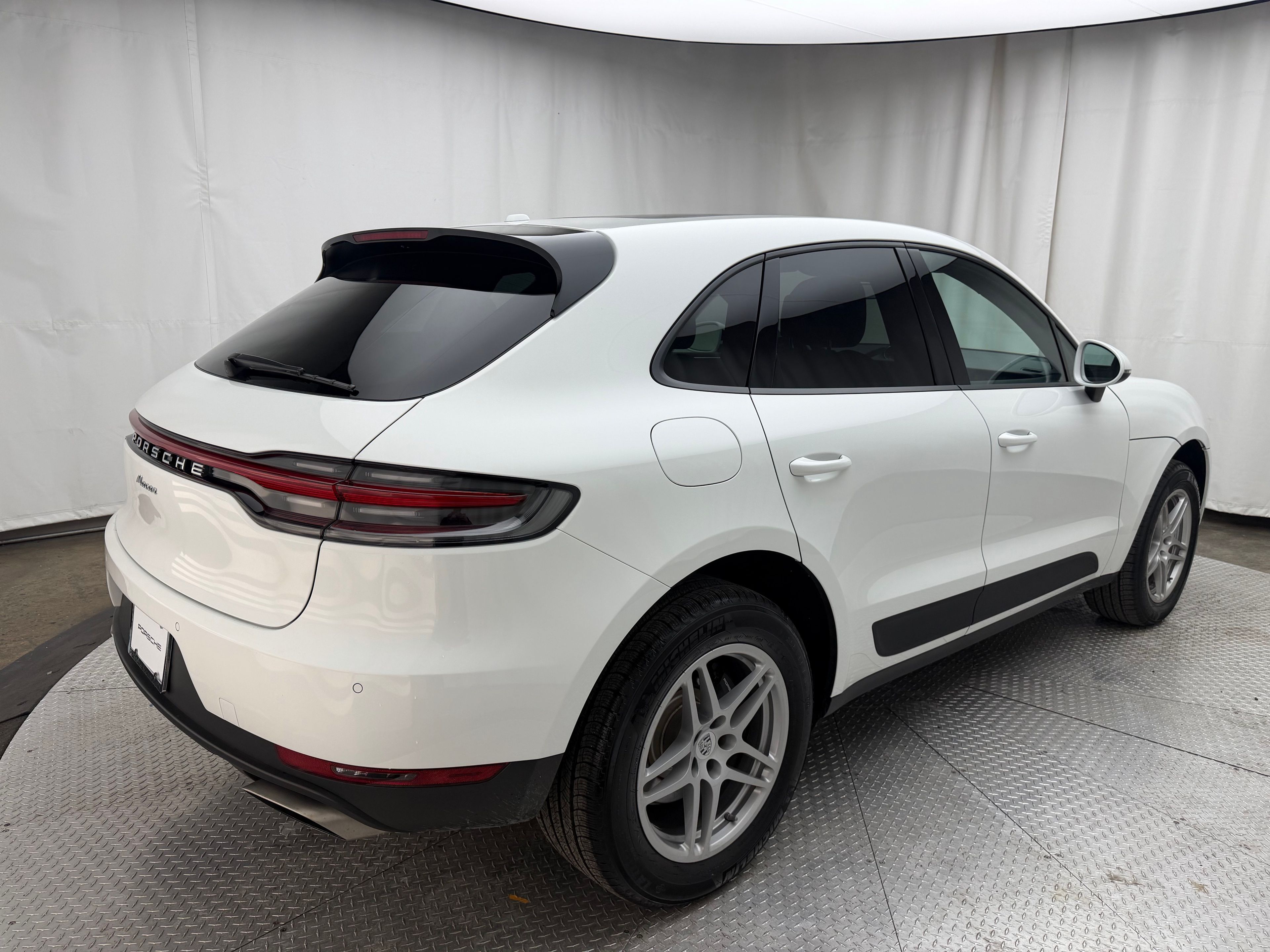 Thumbnail: 2020 Porsche Macan - 12