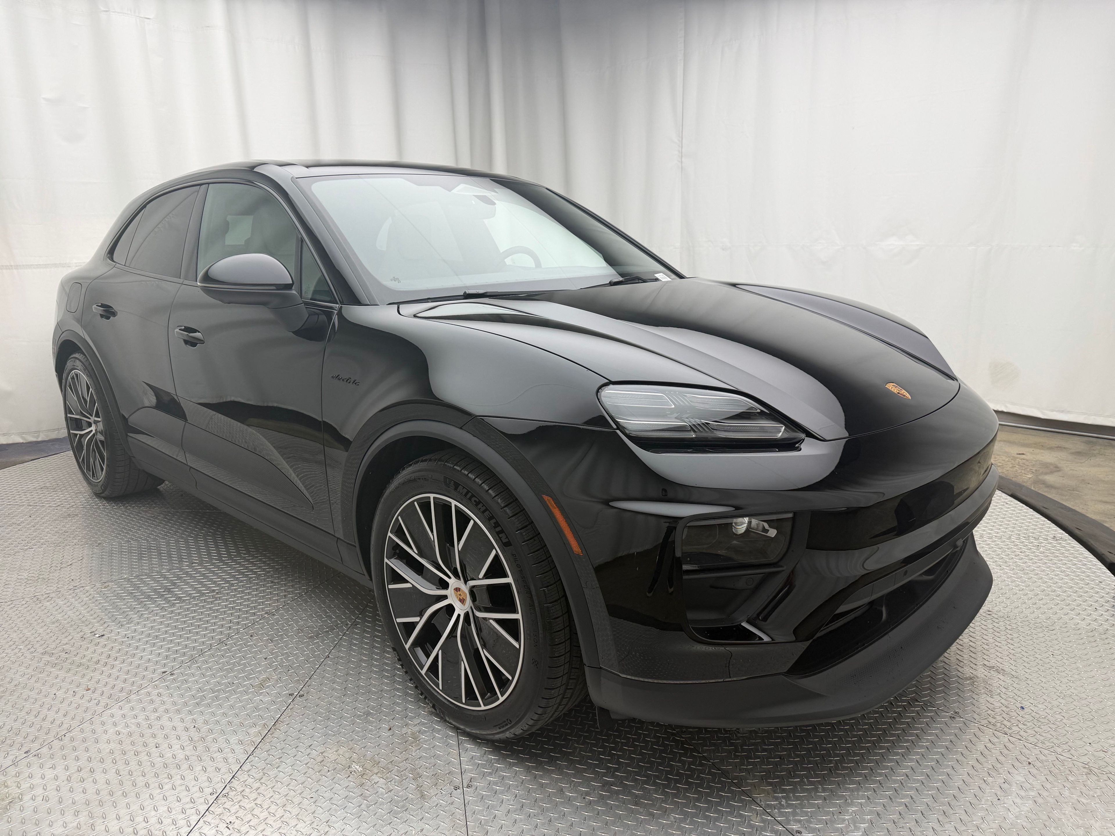 Thumbnail: 2025 Porsche Macan - 14