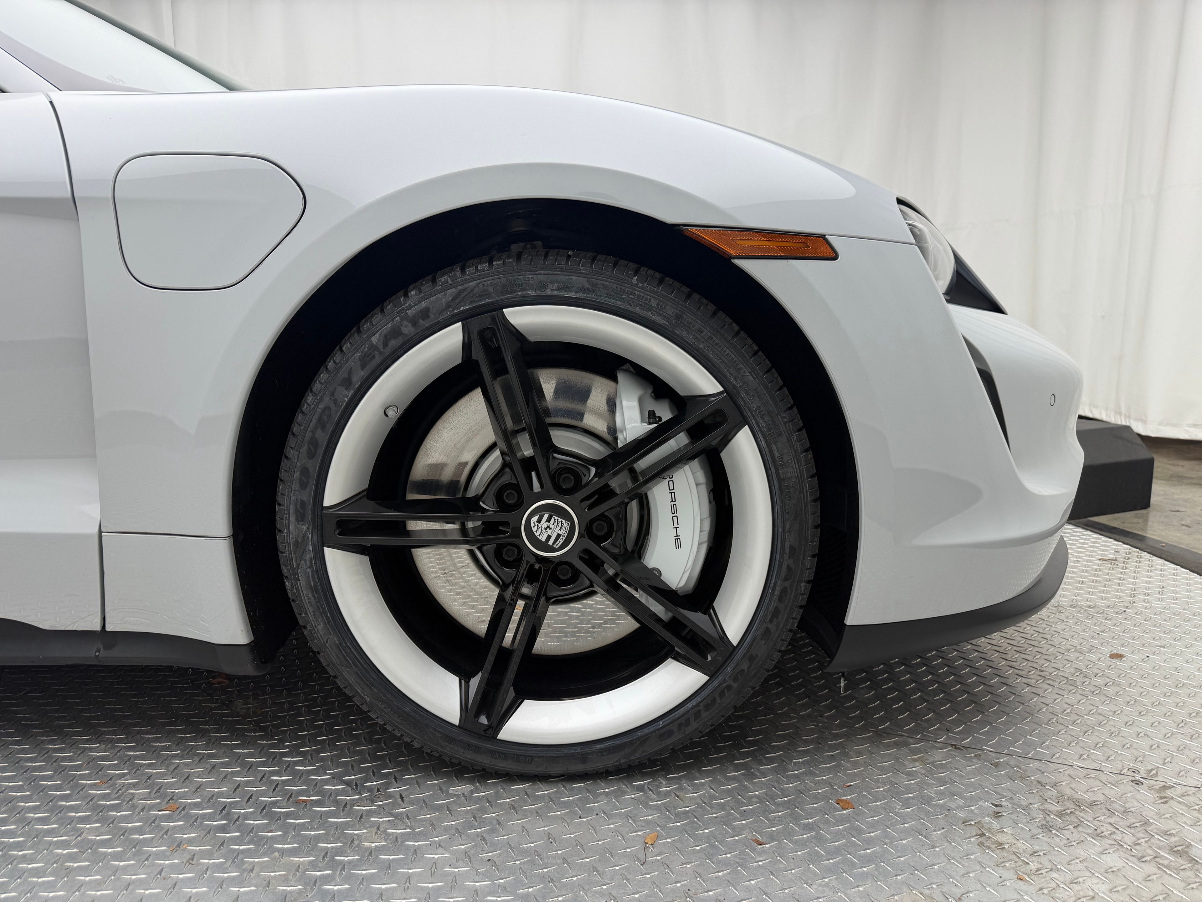 Thumbnail: 2022 Porsche Taycan - 12