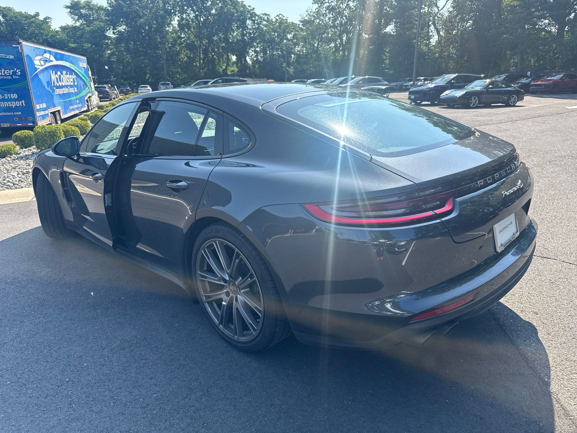 Thumbnail: 2020 Porsche Panamera - 4