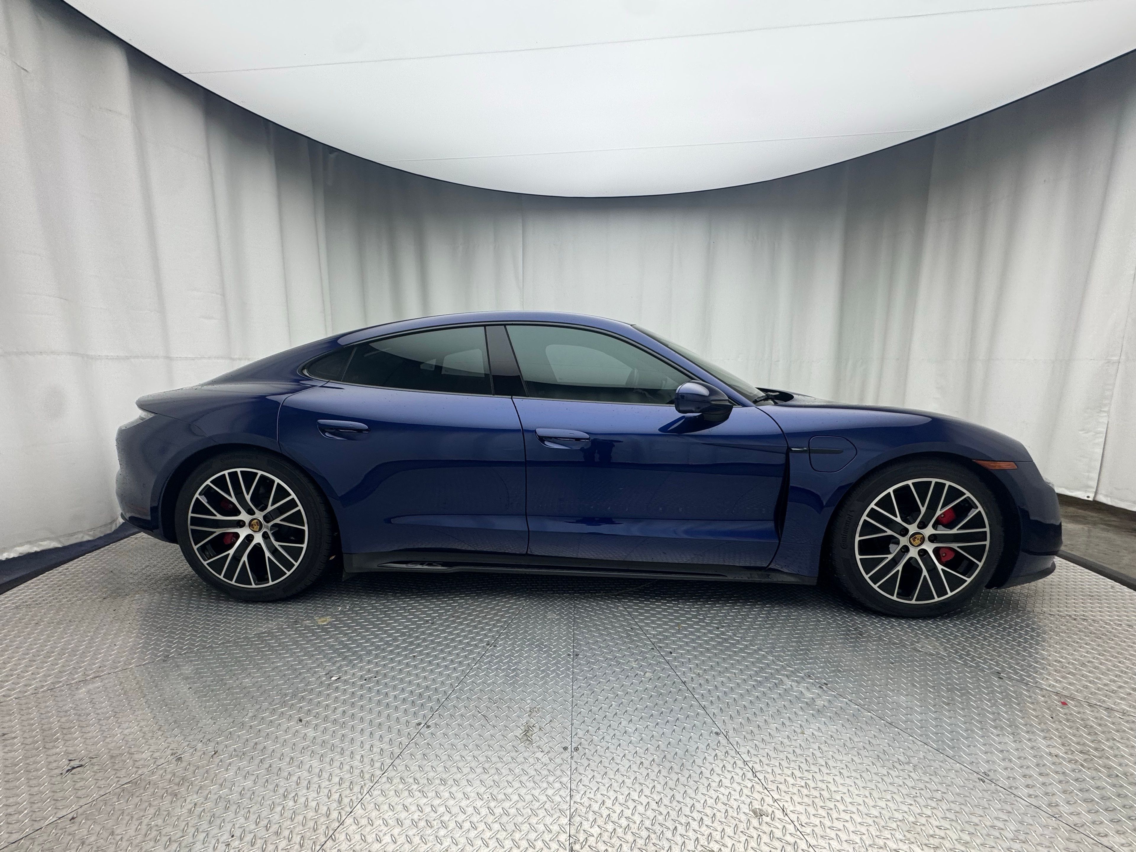 Thumbnail: 2023 Porsche Taycan - 17