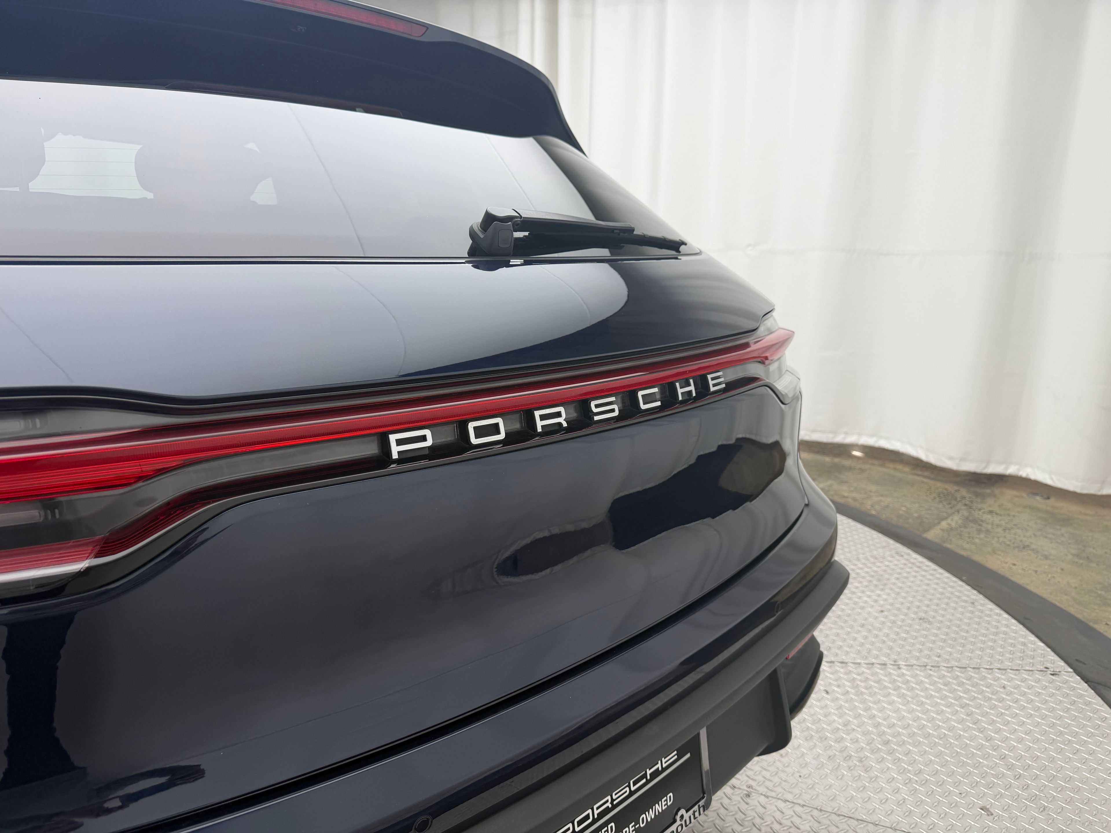 Thumbnail: 2022 Porsche Macan - 7