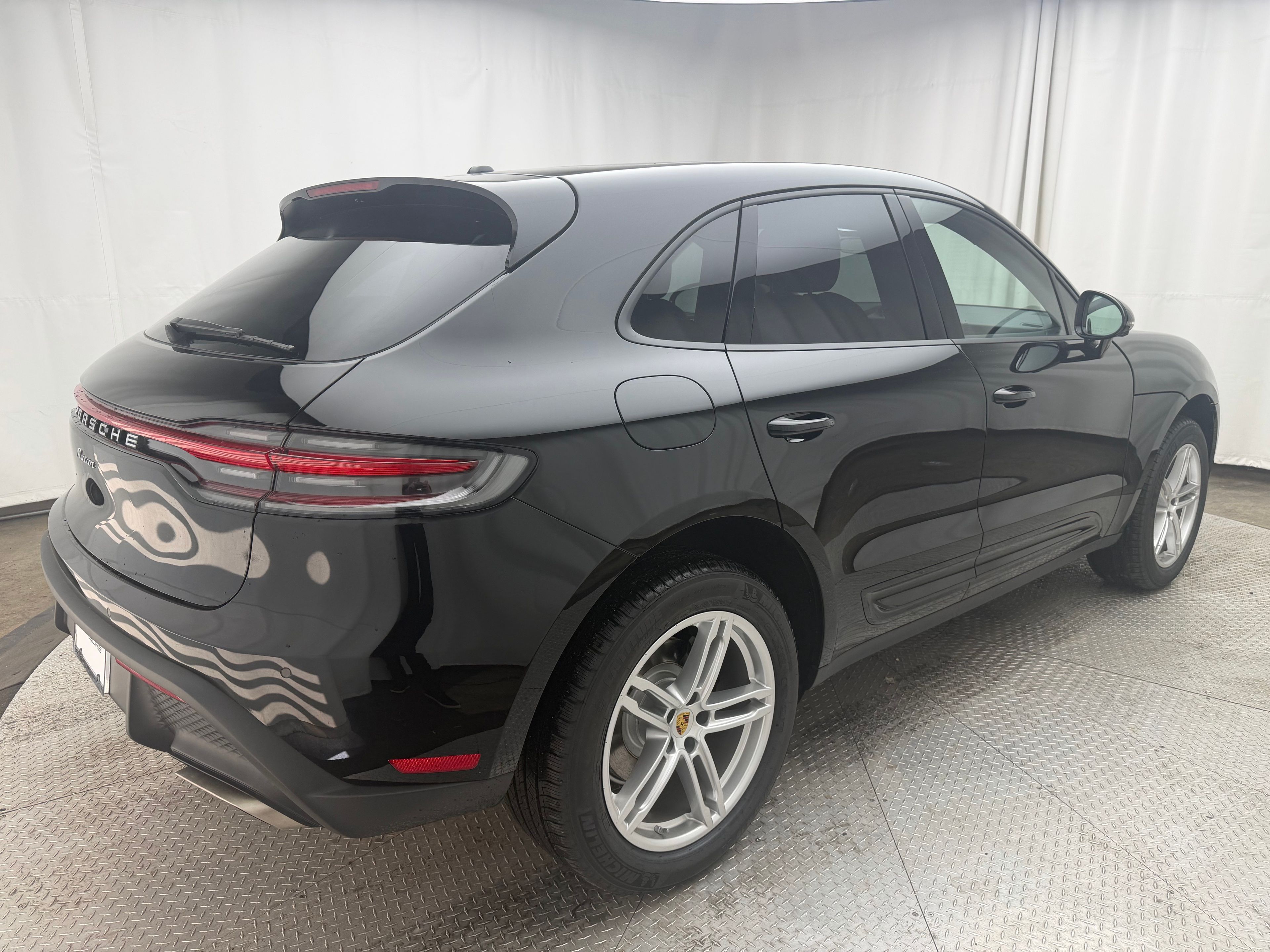 Thumbnail: 2026 Porsche Macan - 12