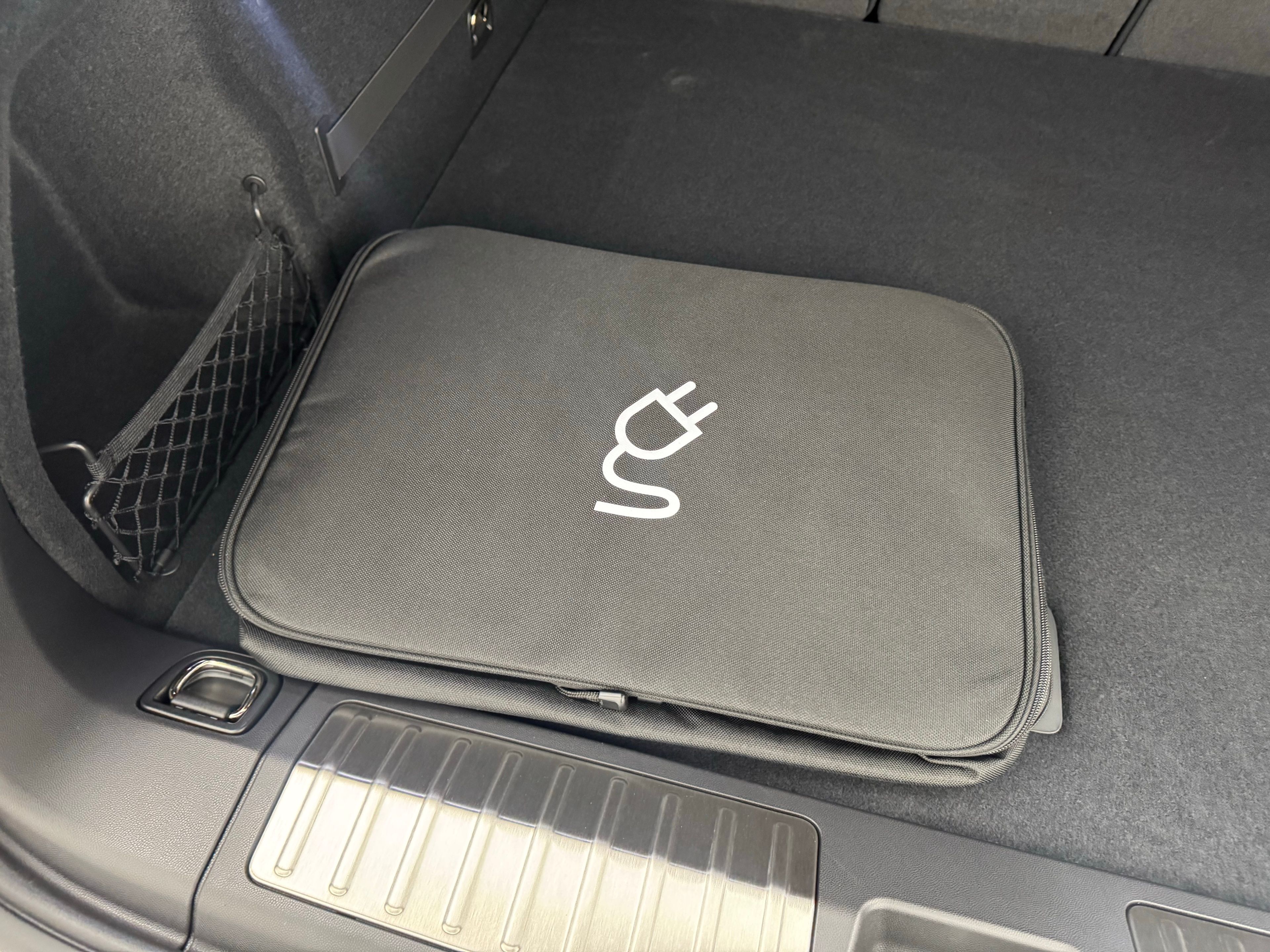 Thumbnail: 2026 Porsche Macan - 14