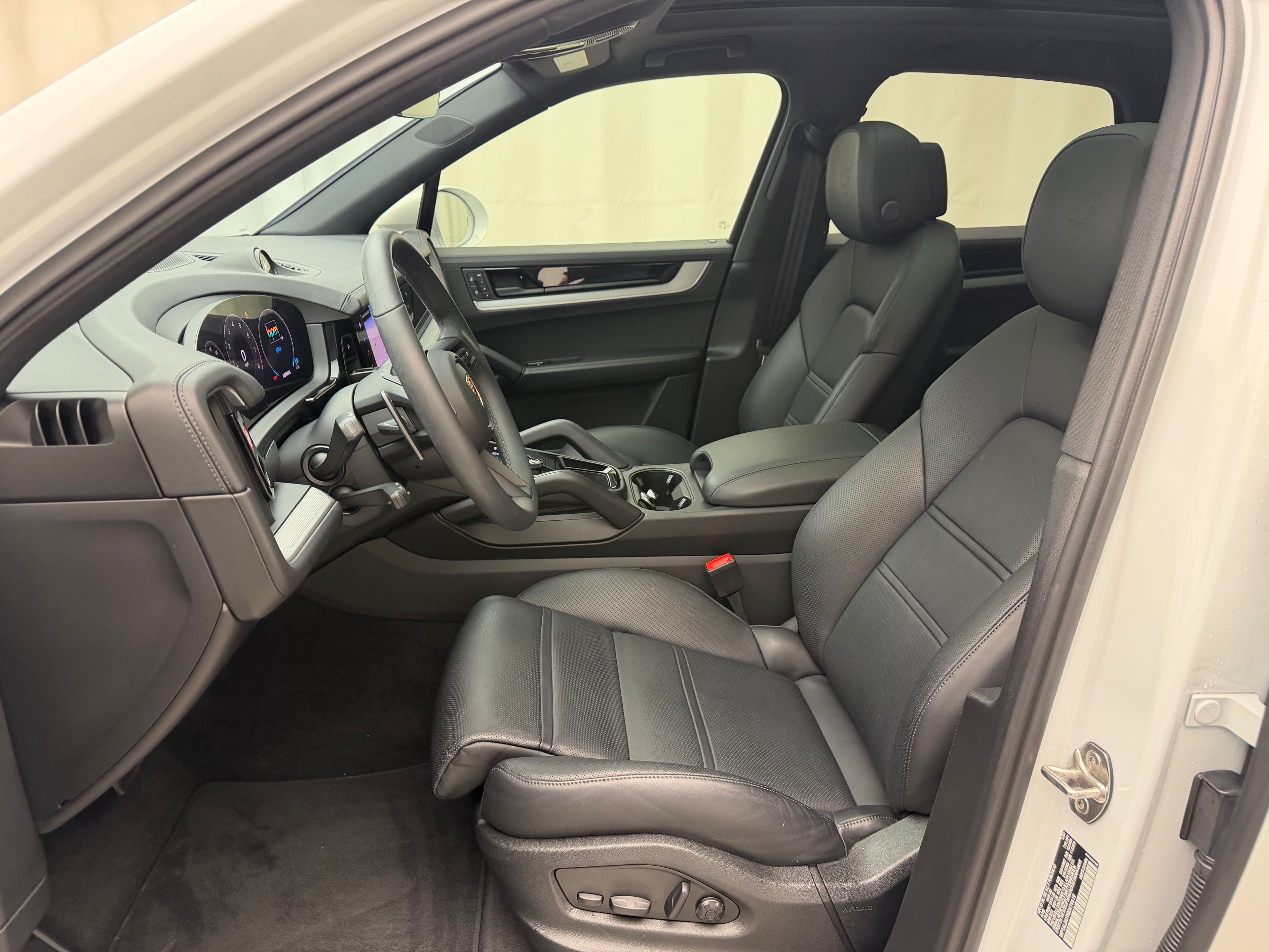 Thumbnail: 2025 Porsche Cayenne - 5