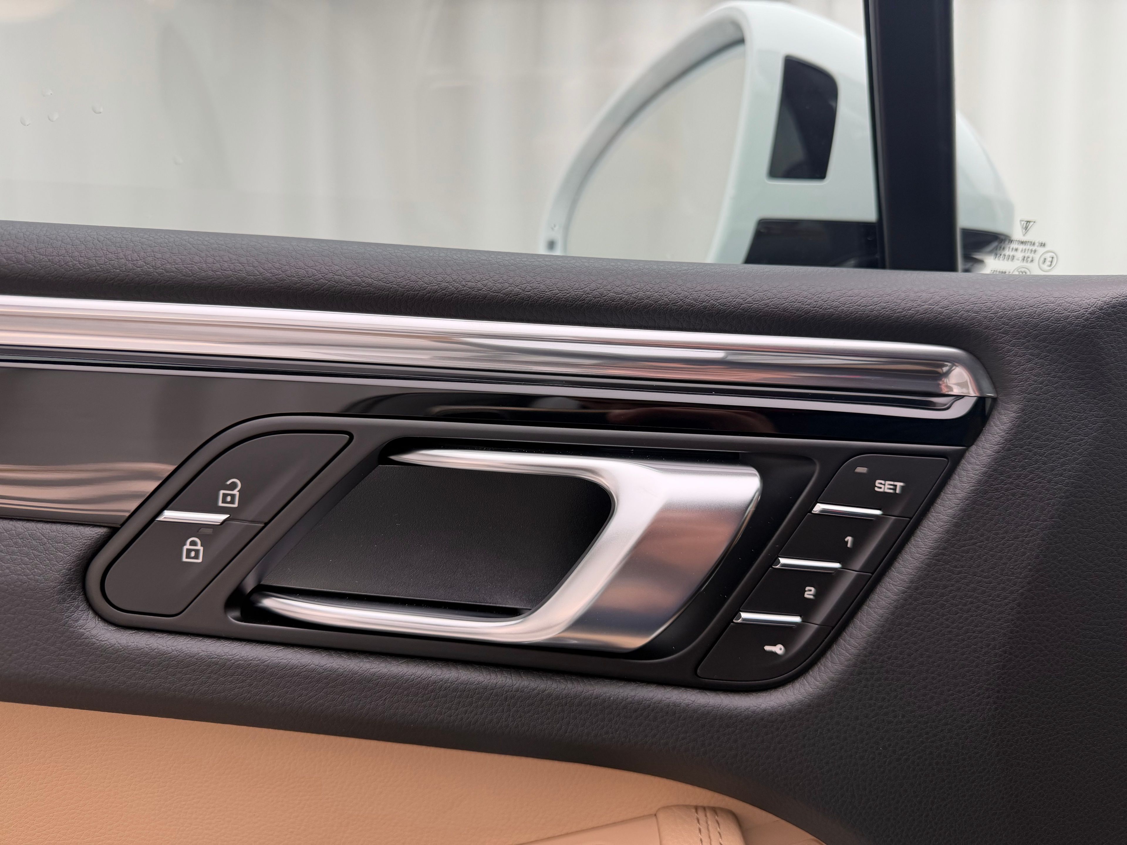 Thumbnail: 2026 Porsche Macan - 31