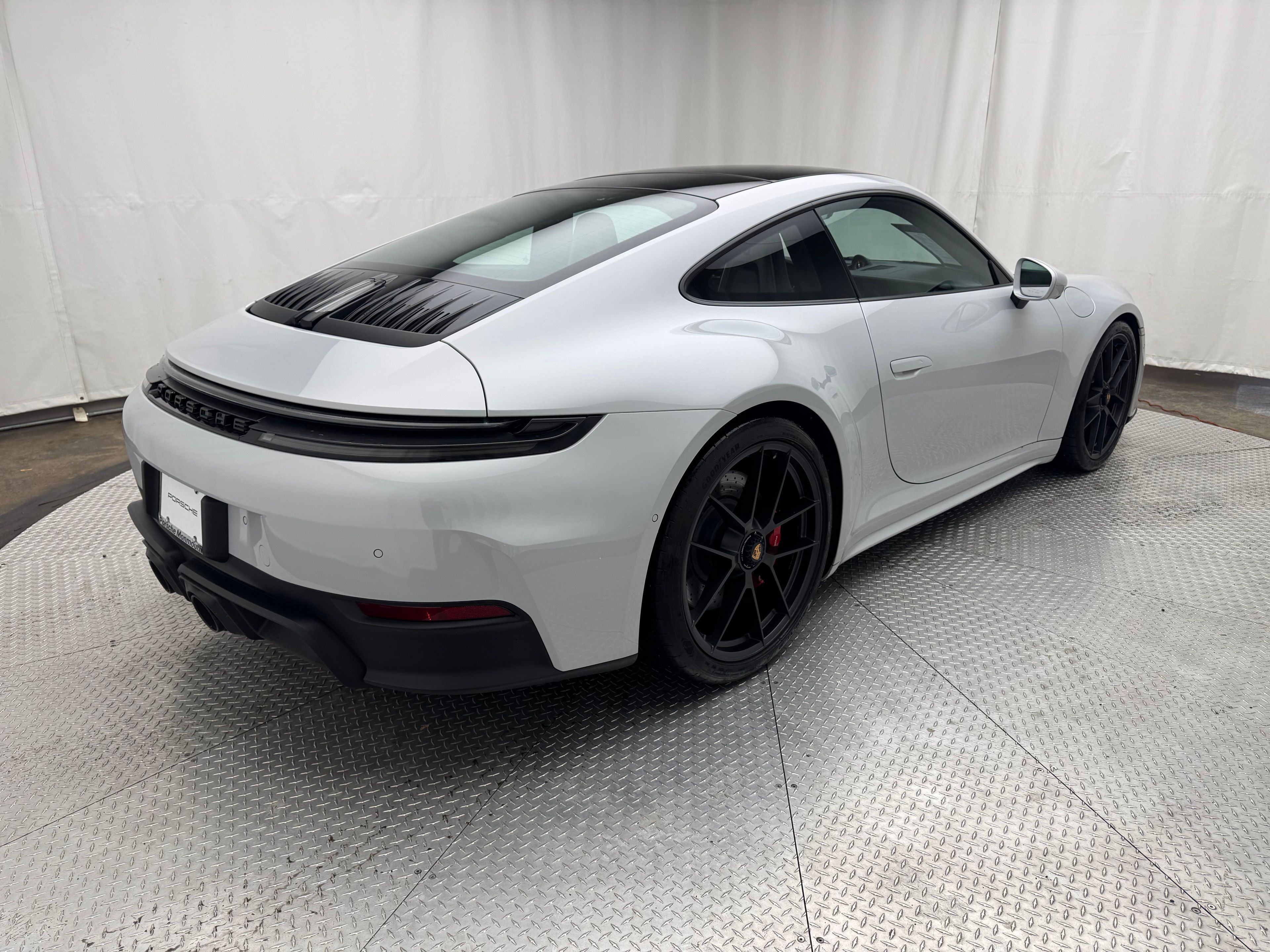 Thumbnail: 2025 Porsche 911 - 12