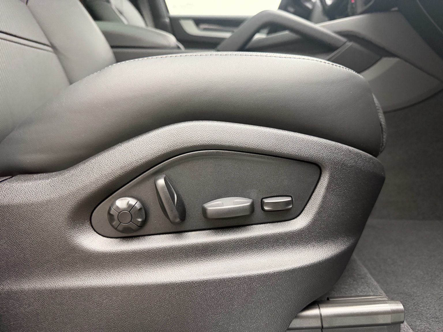 Thumbnail: 2026 Porsche  - 21