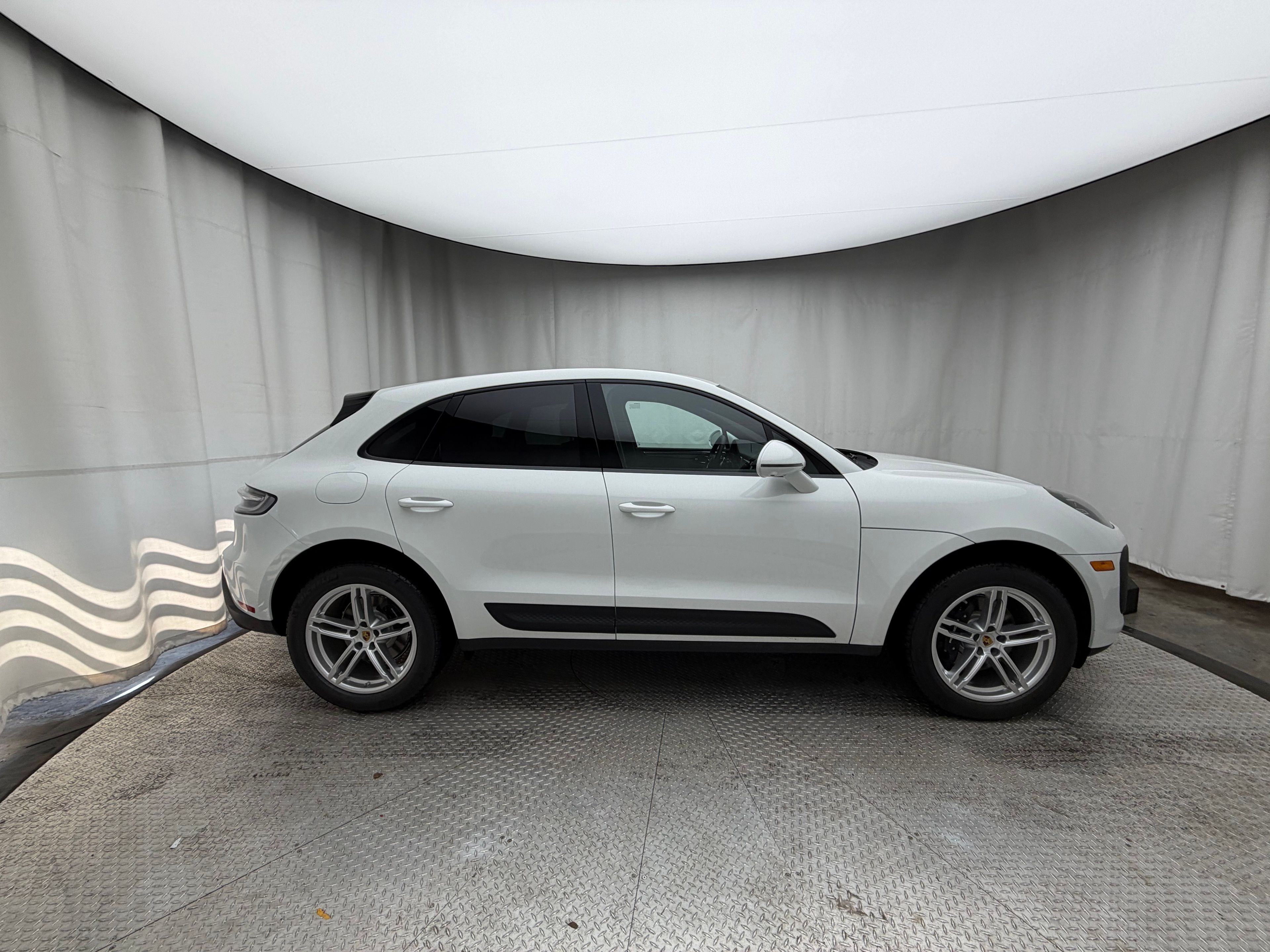 Thumbnail: 2026 Porsche Macan - 11