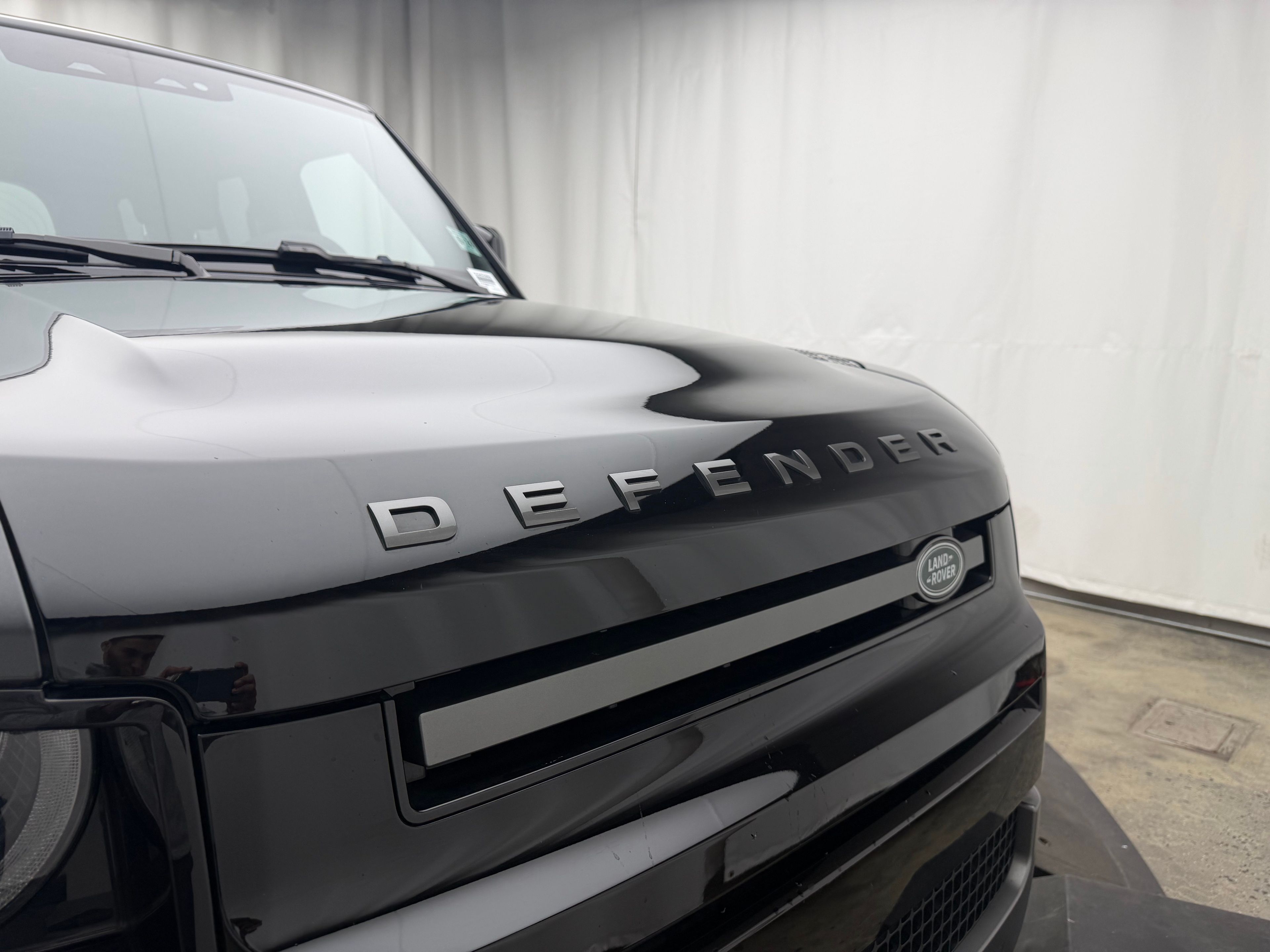 Thumbnail: 2023 Land Rover Defender - 17