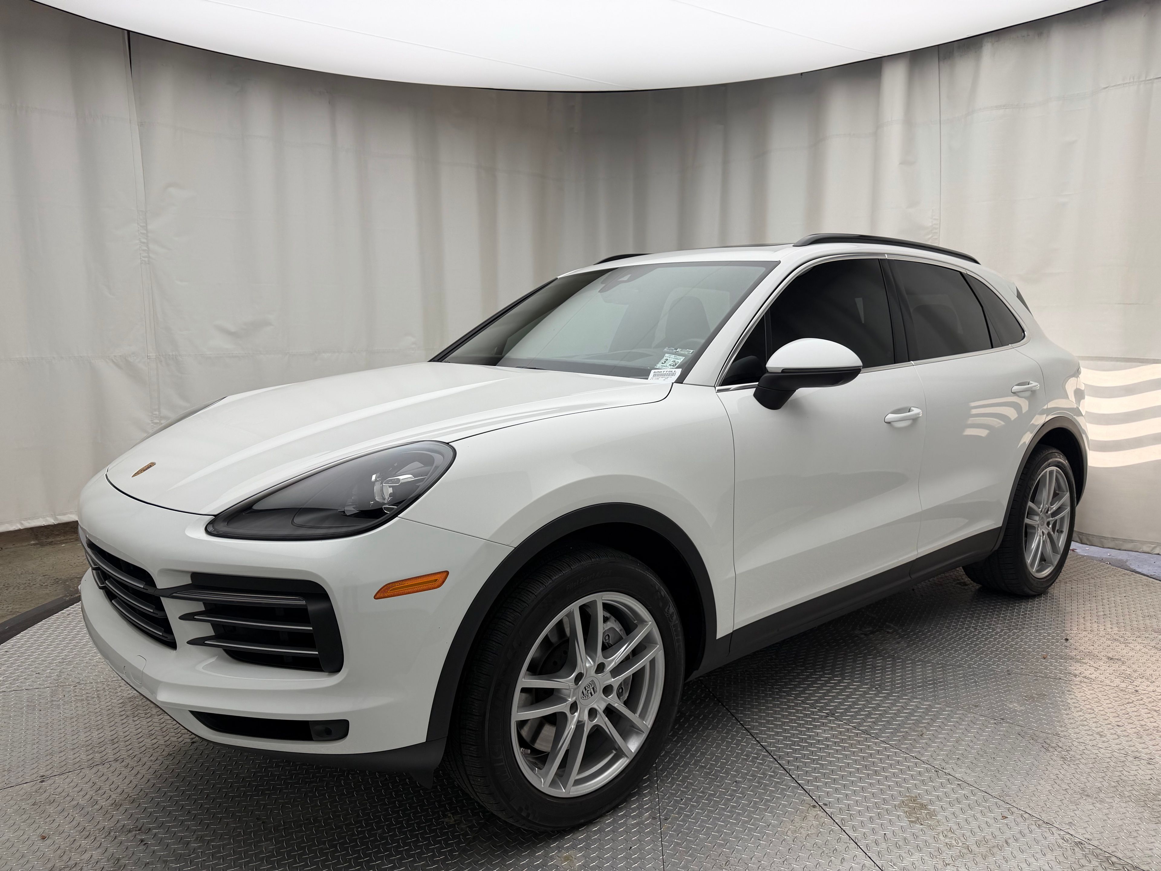 2023 Porsche Cayenne Base's photo