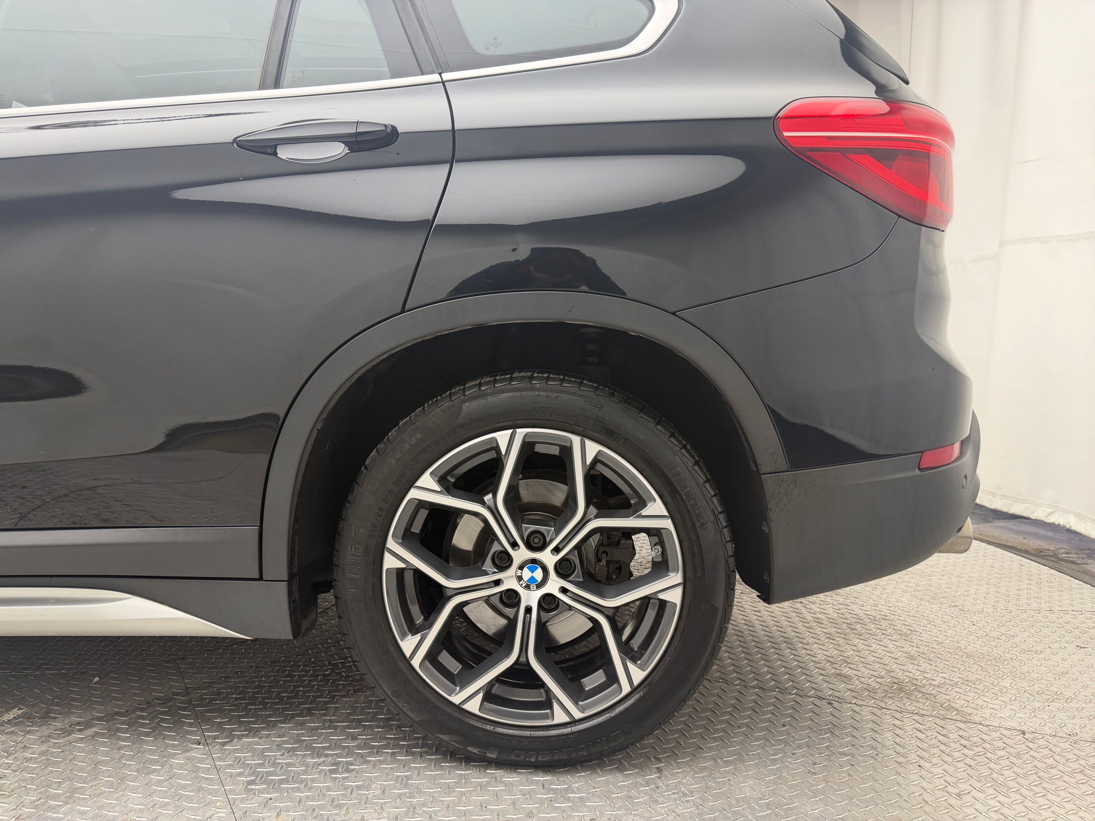 Thumbnail: 2021 BMW X1 - 8